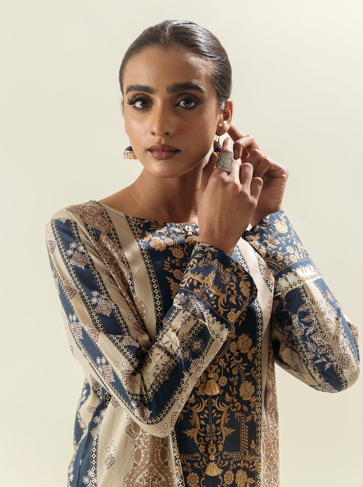 1 PIECE - PRINTED LAWN SHIRT - STATUESQUE FLOWER