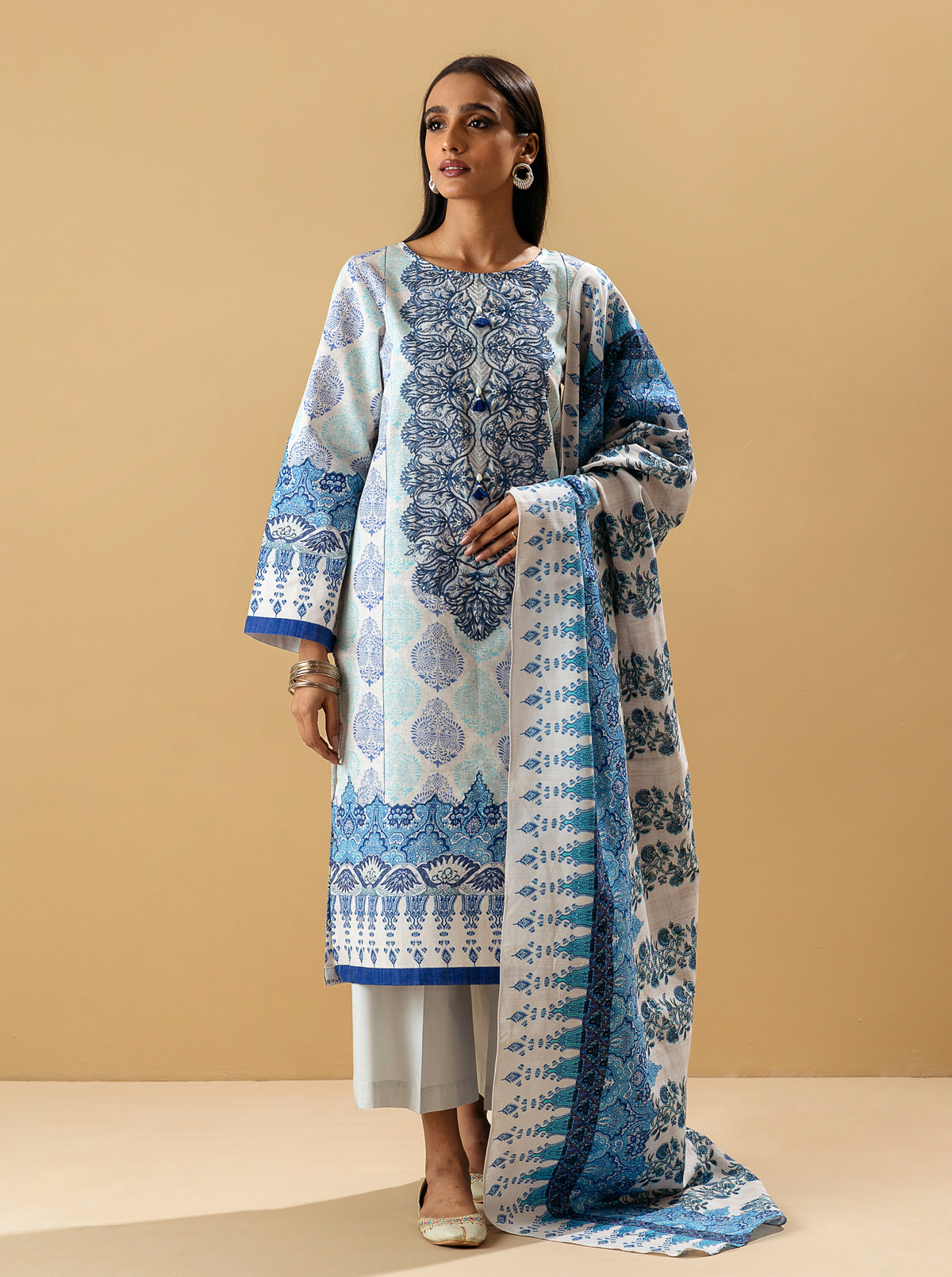 3 Piece - Embroidered Khaddar Suit - Earthy Toile