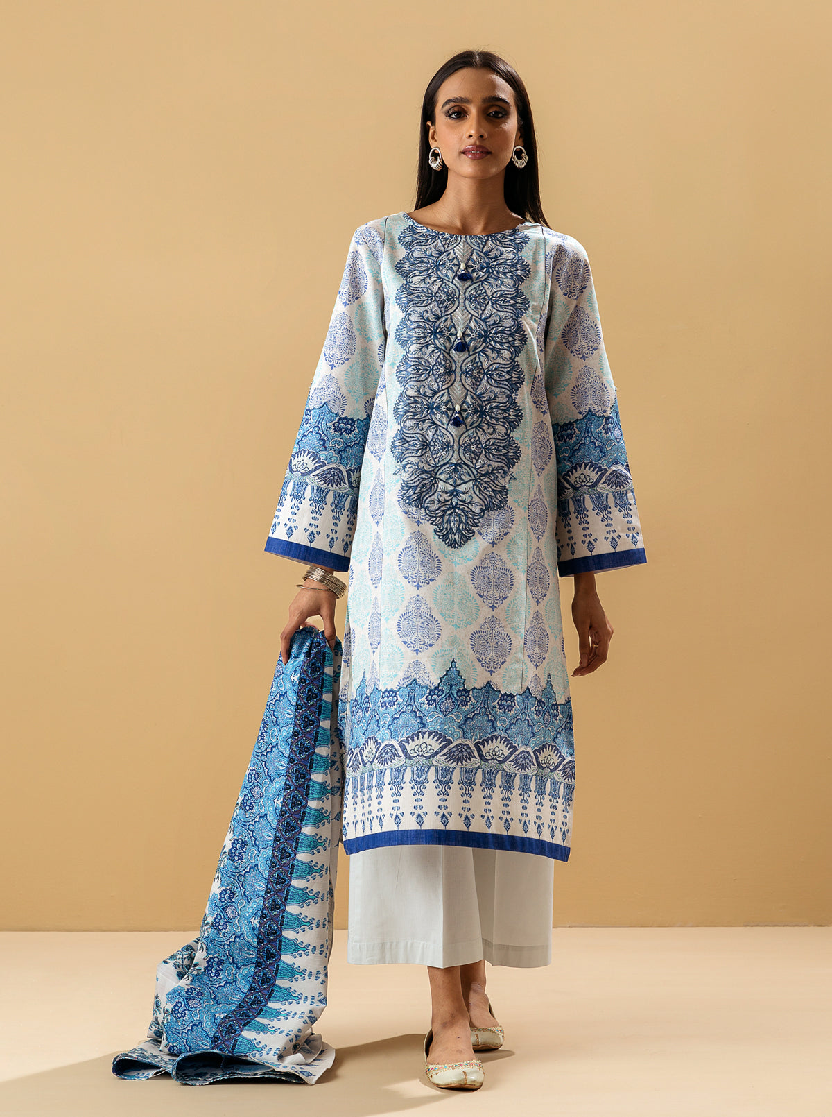 3 Piece - Embroidered Khaddar Suit - Earthy Toile