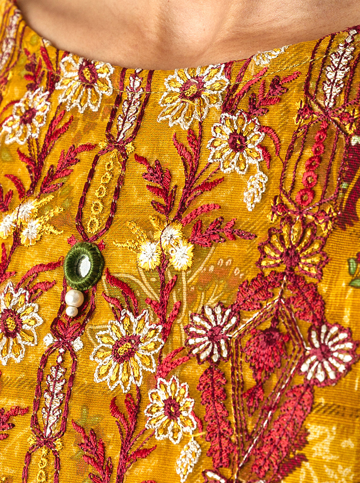 3 Piece - Embroidered Khaddar Suit - Amber Gardenia