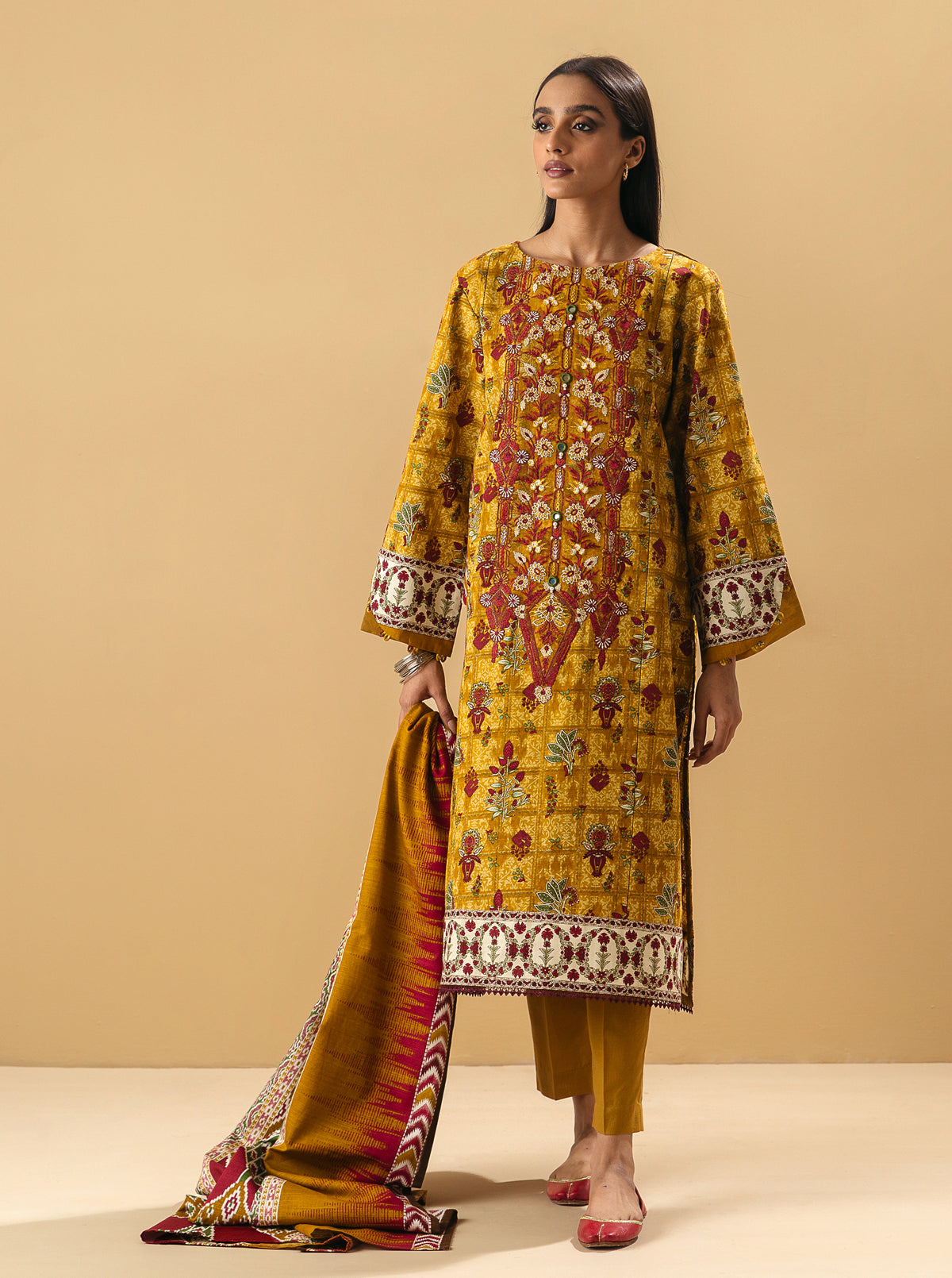 3 Piece - Embroidered Khaddar Suit - Amber Gardenia