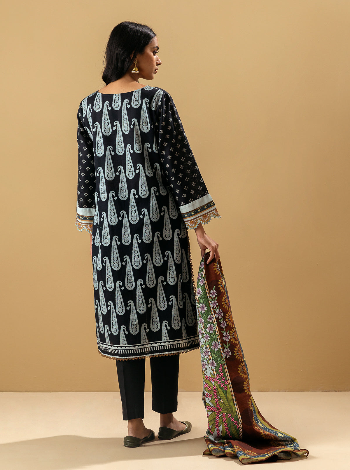3 Piece - Printed Khaddar Suit - Dusty Rose