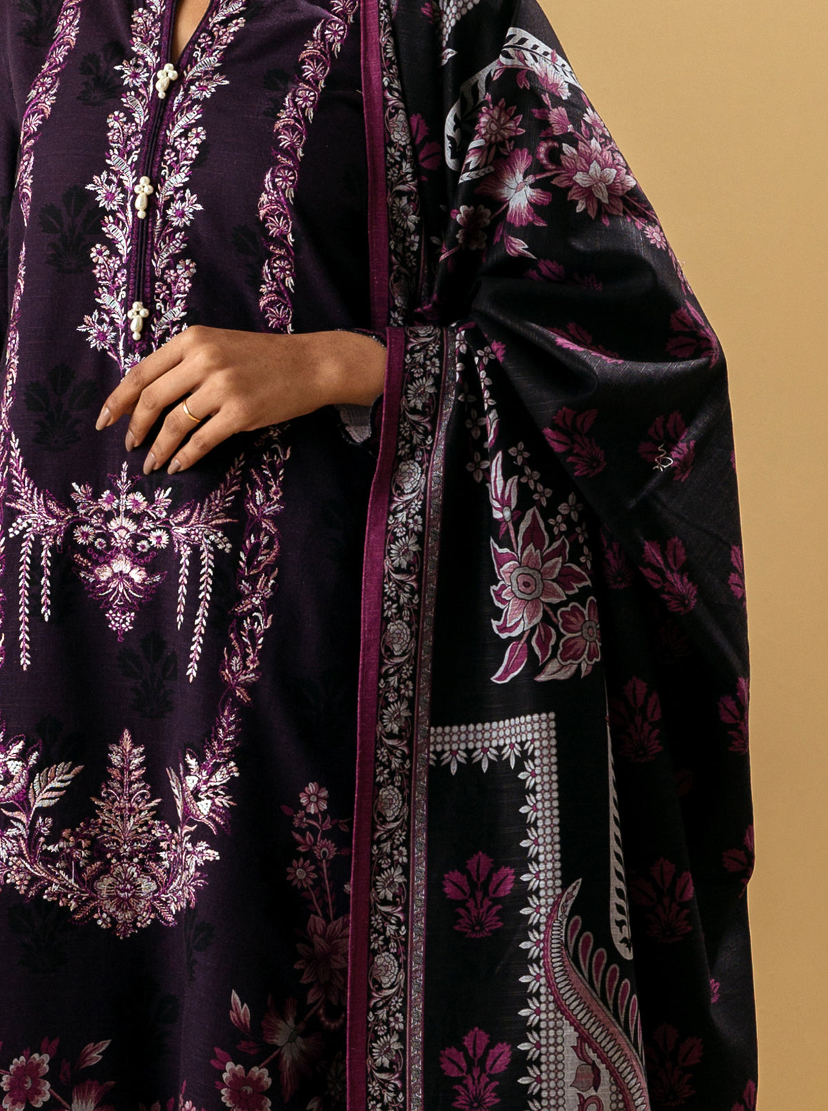 3 Piece - Embroidered Khaddar Suit - Plam Flora