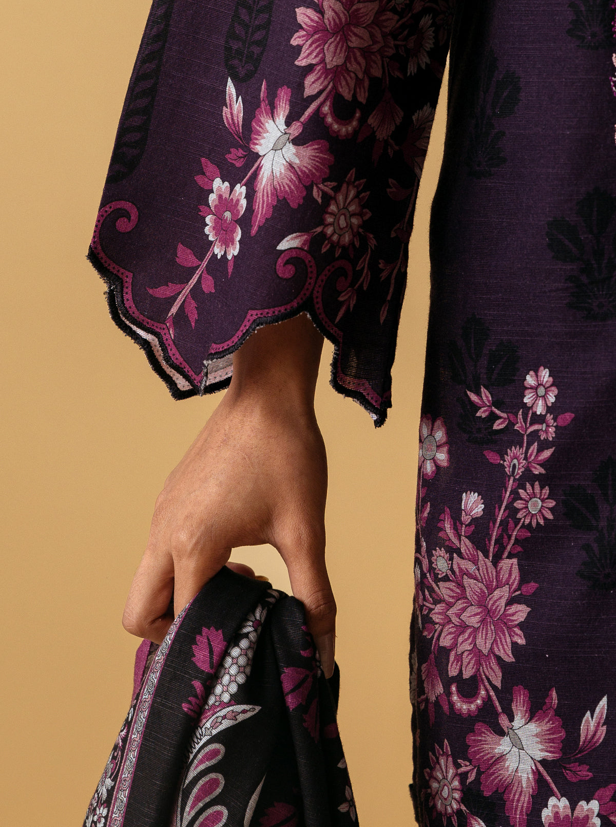 3 Piece - Embroidered Khaddar Suit - Plam Flora