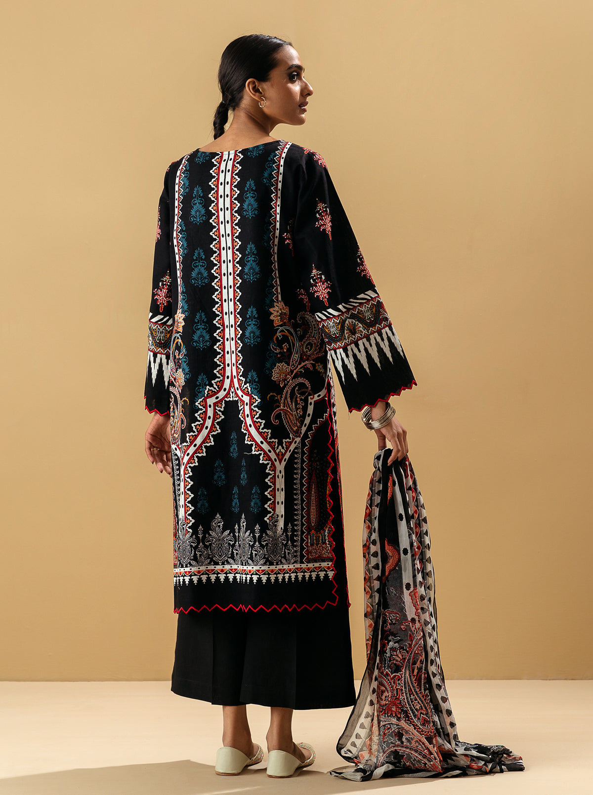 3 Piece - Embroidered Khaddar Suit - Smokey Quartz
