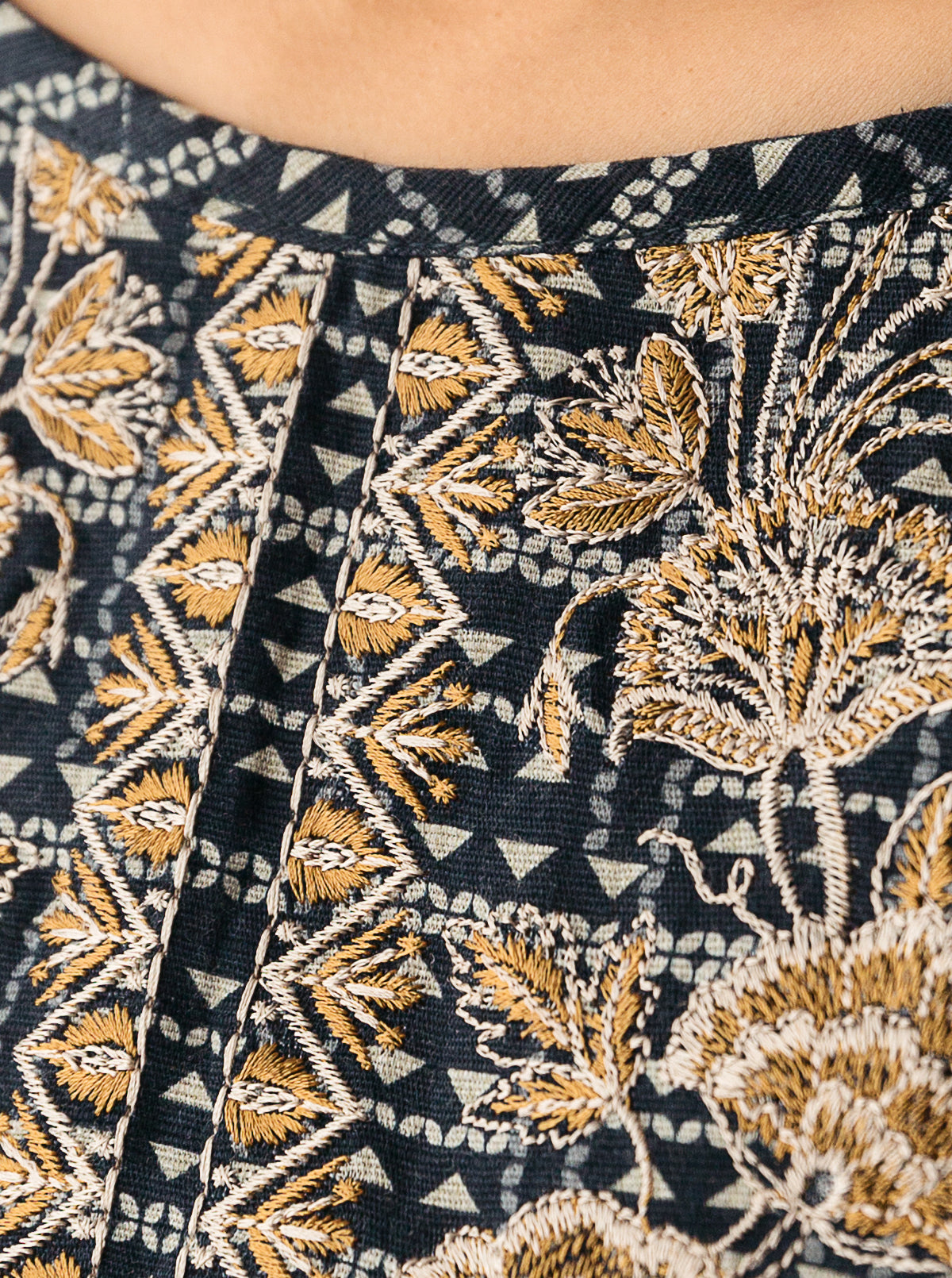 2 Piece Embroidered Khaddar Suit-Nighty Silver (Unstitched)