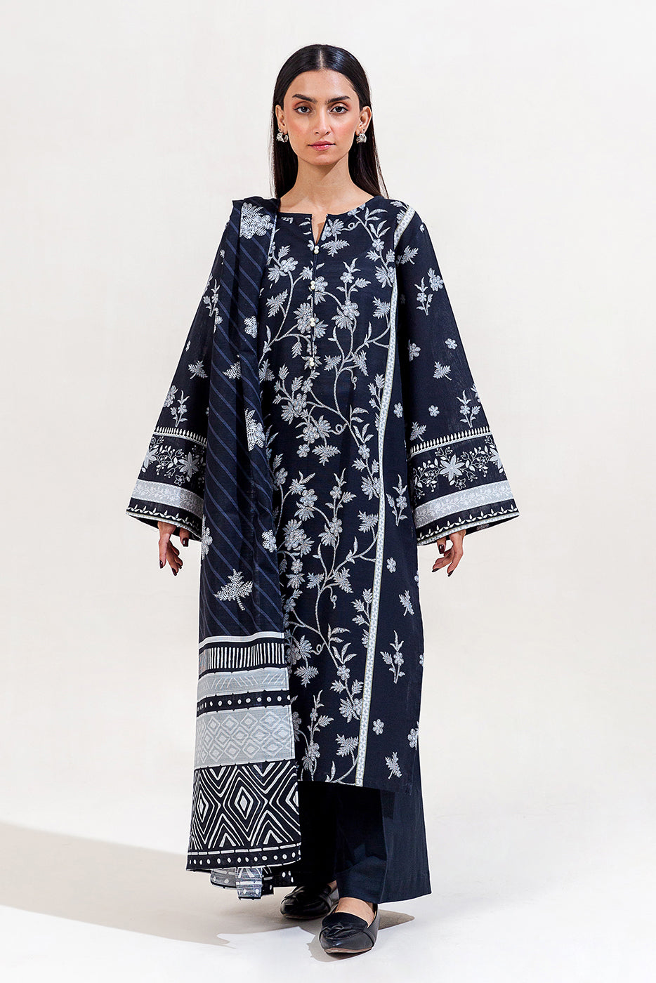 3 Piece Printed Khaddar Suit-Smokey Ash (Unstitched)