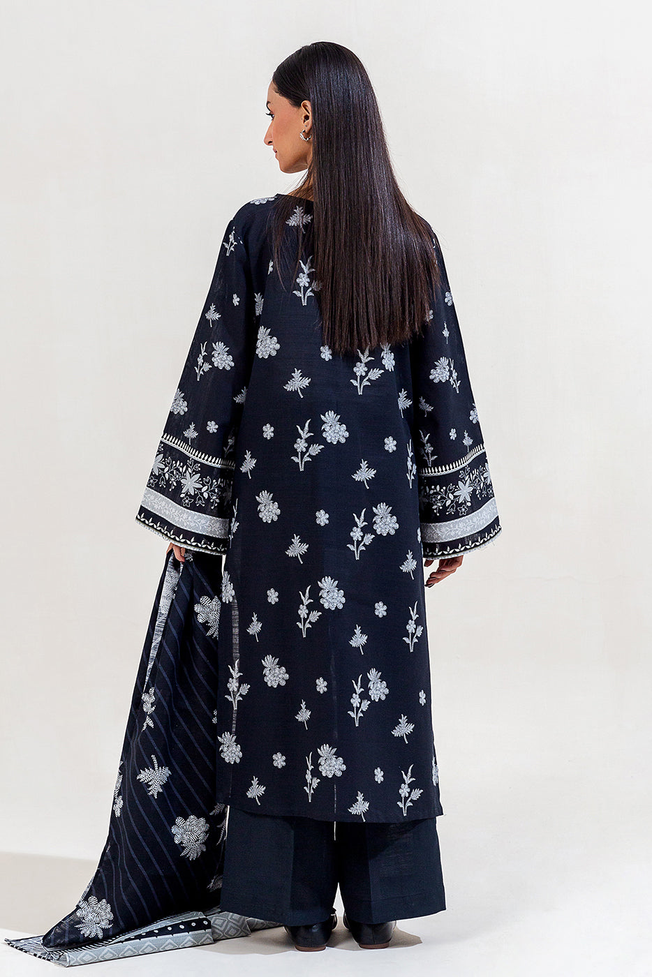 3 Piece Printed Khaddar Suit-Smokey Ash (Unstitched)