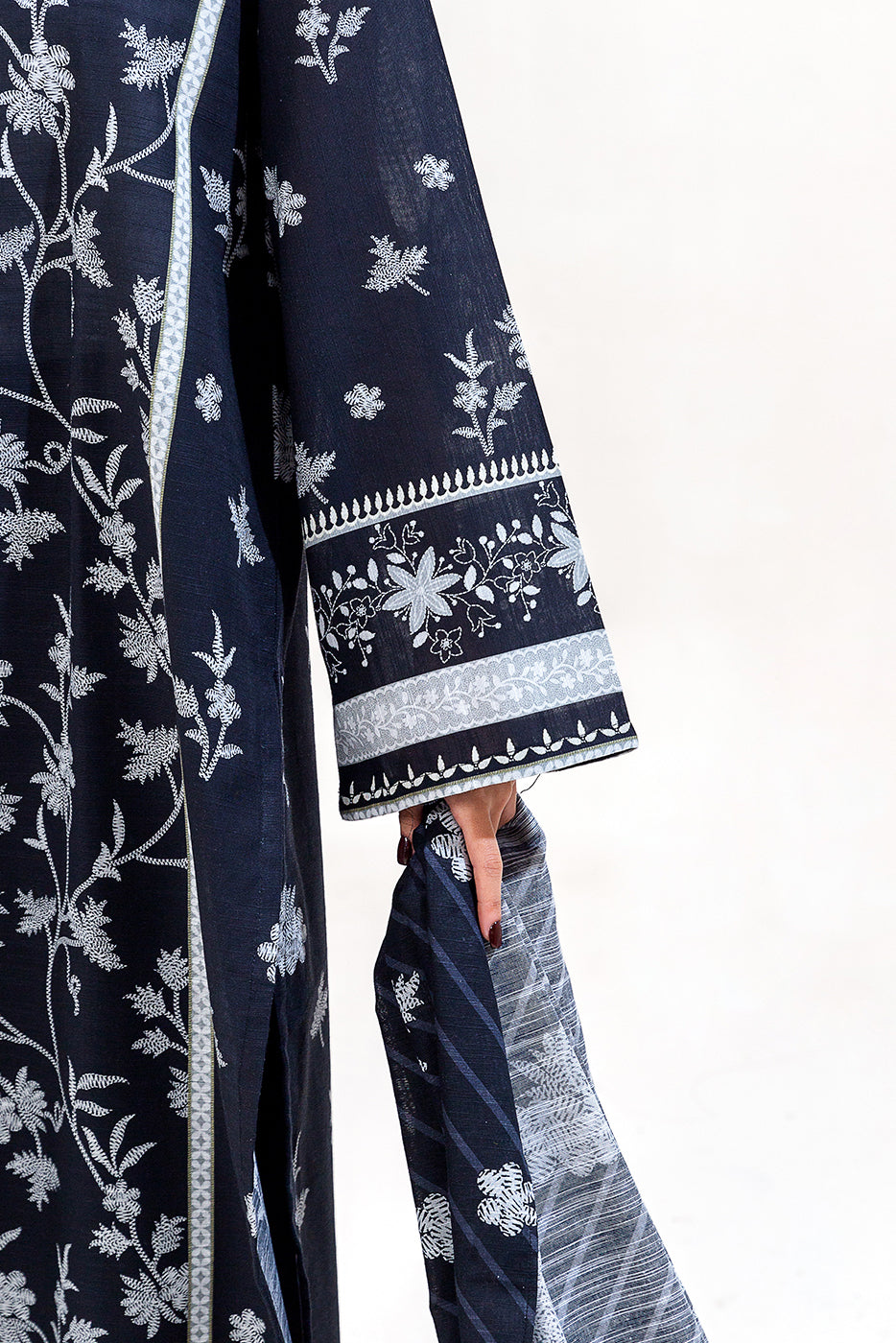 3 Piece Printed Khaddar Suit-Smokey Ash (Unstitched)
