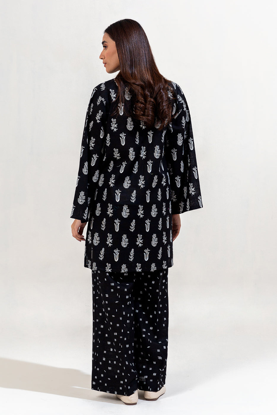 2 Piece Printed Khaddar Suit-Raven Grace (Unstitched)