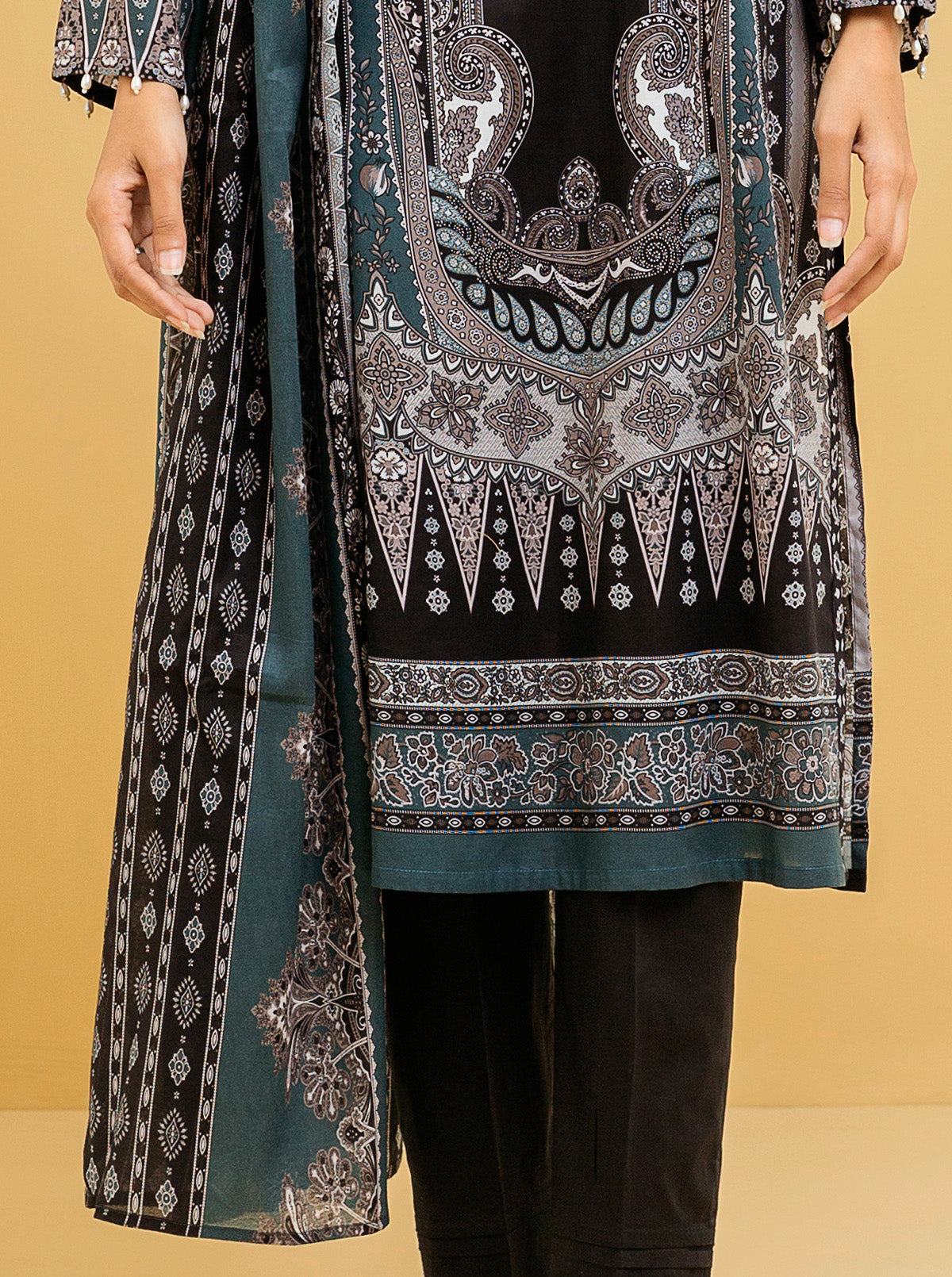 2 Piece - Printed Lawn Suit - Black Nostalgia