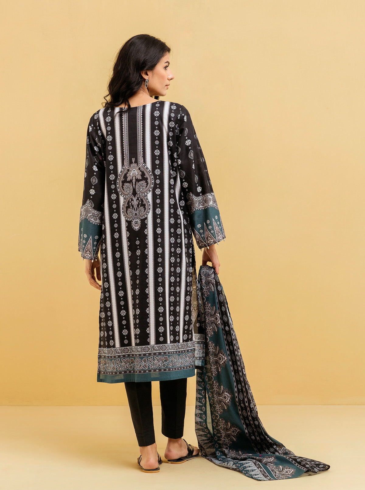2 Piece - Printed Lawn Suit - Black Nostalgia