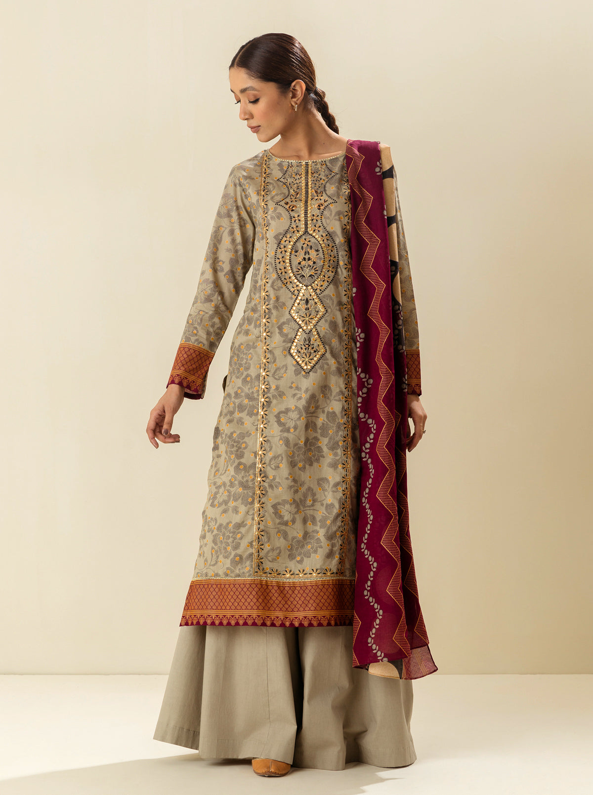 2 PIECE - EMBROIDERD LAWN SUIT - WHITE SAND