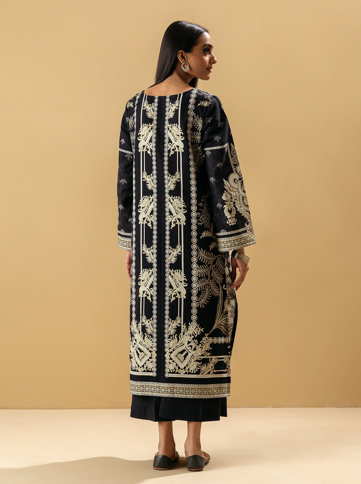 1 PIECE - PRINTED KHADDAR SHIRT - EBONY GARGEN
