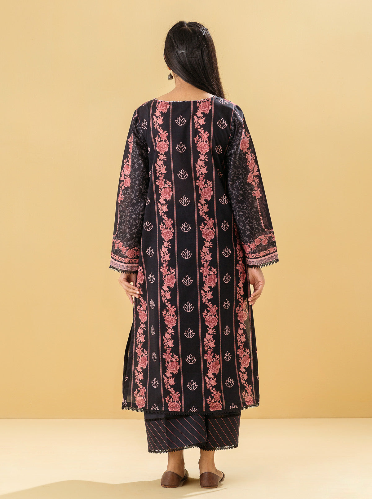 1 PIECE - PRINTED LAWN SHIRT - MAGICAL FLORAMB3S22U08-BLACK-2000000196137-1PC