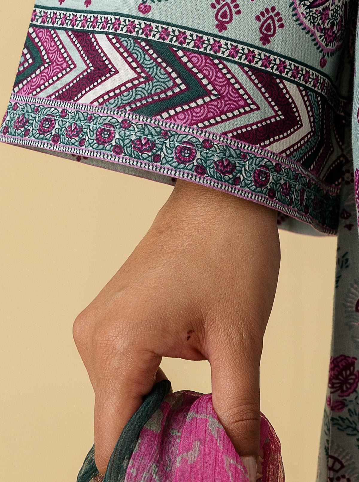 3 PIECE - PRINTED LAWN SUIT - MISTY DEWYMB3S22U27-GREEN-2000000196677-3PC