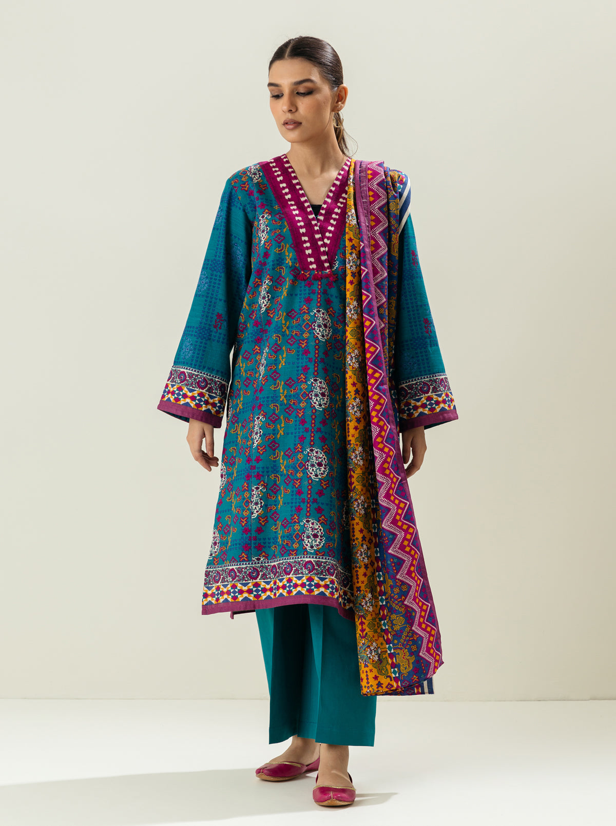 3 Piece - Printed Khaddar Suit - Cascades