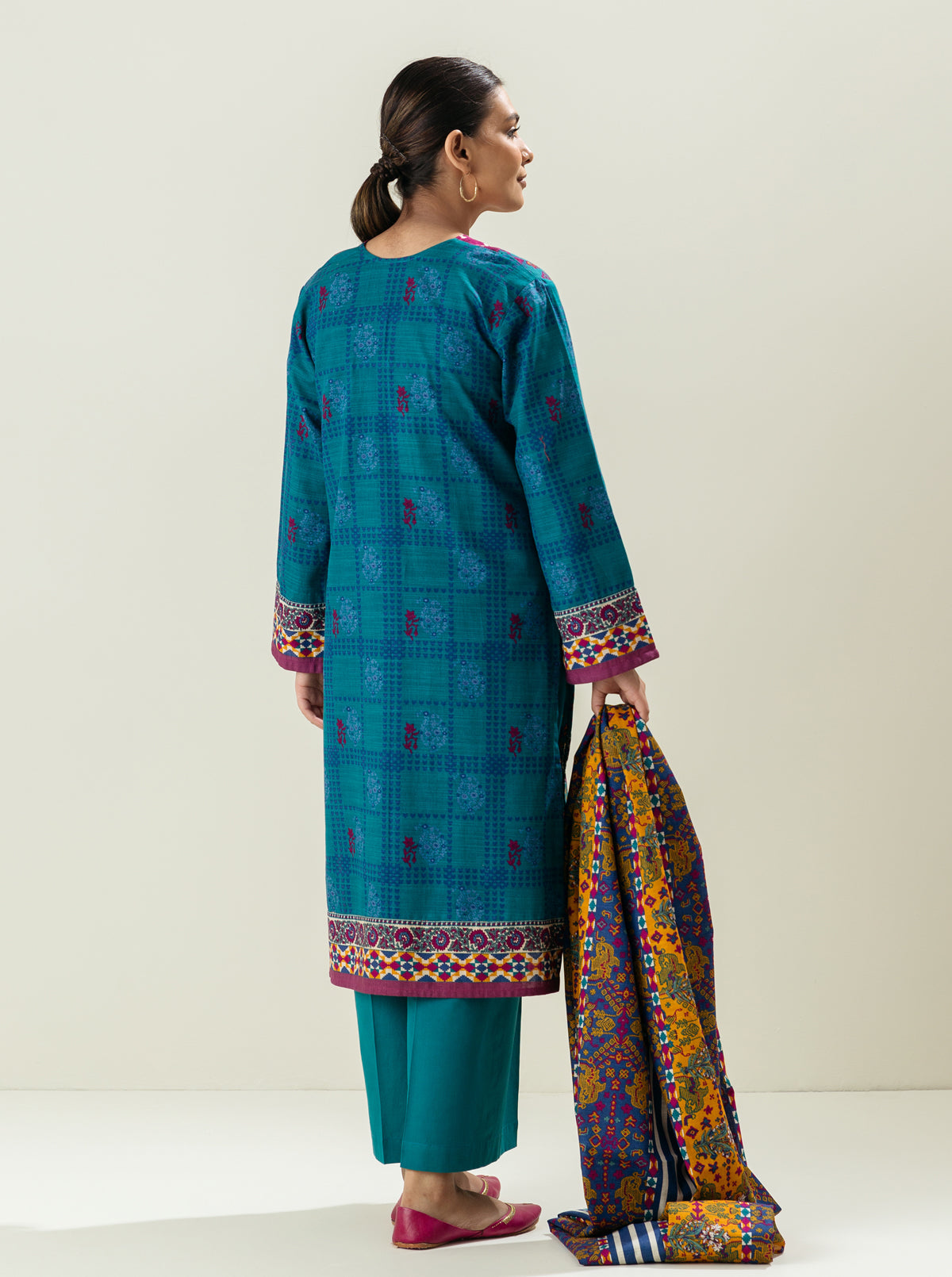 3 Piece - Printed Khaddar Suit - Cascades