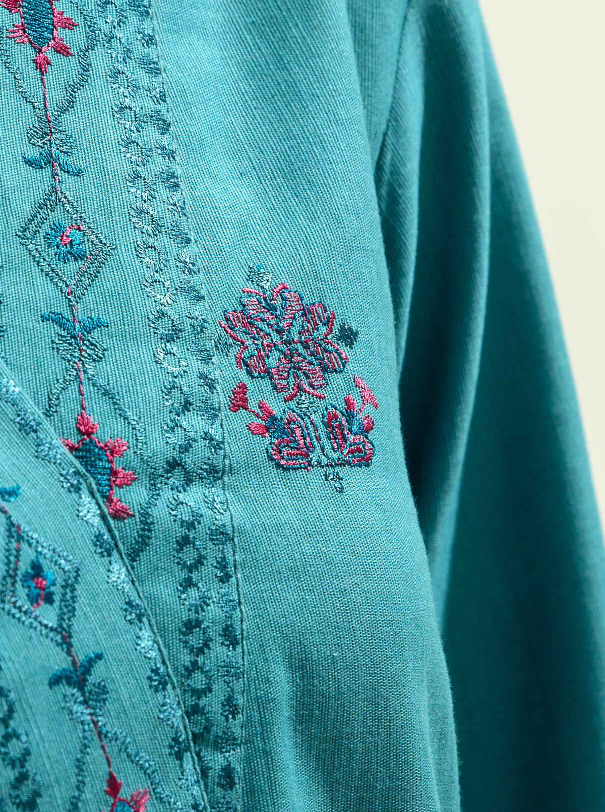 3 Piece - Embroidered Khaddar Suit - Tantalising Teal