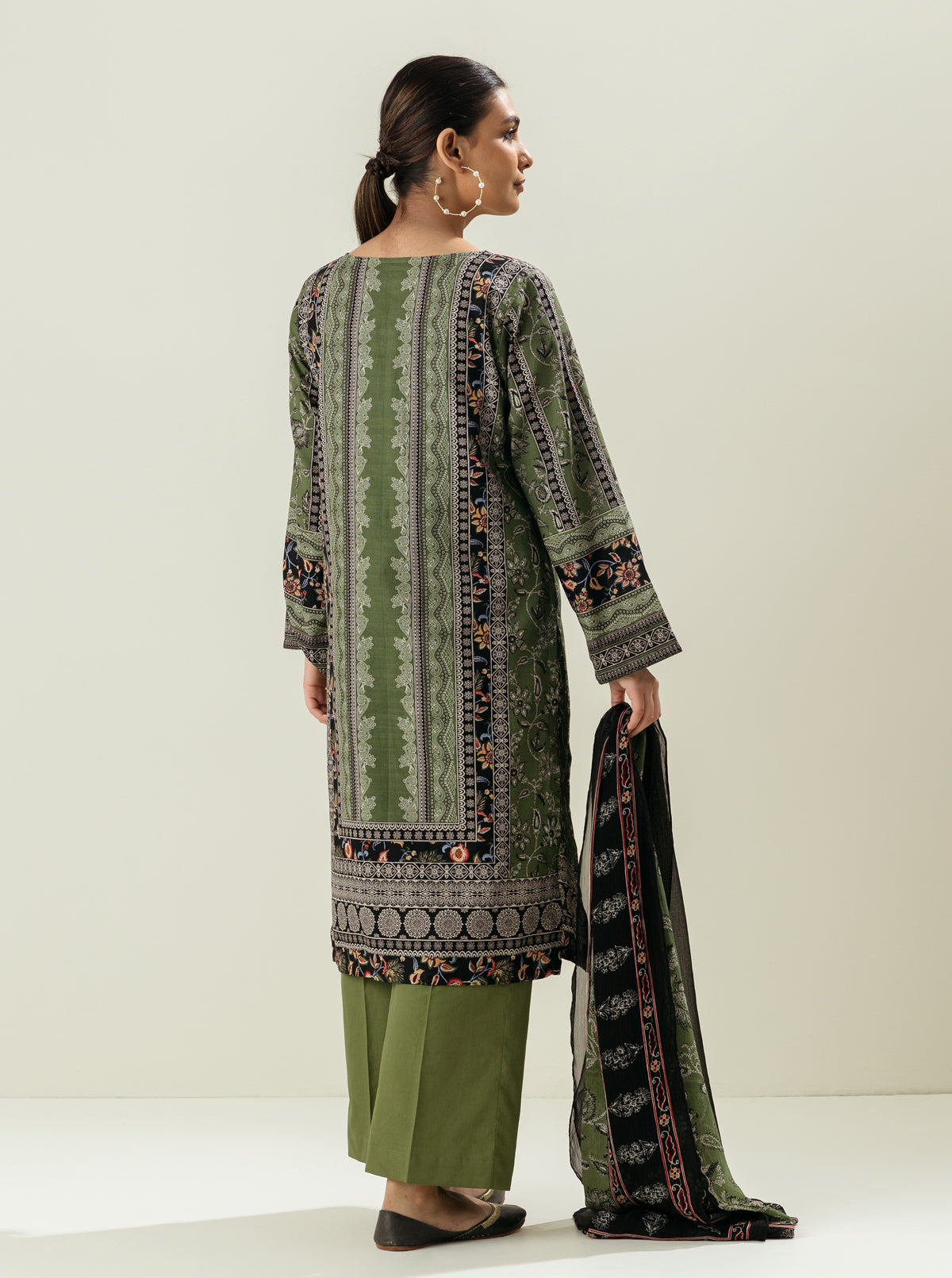 3 Piece - Embroidered Khaddar Suit - Auburn