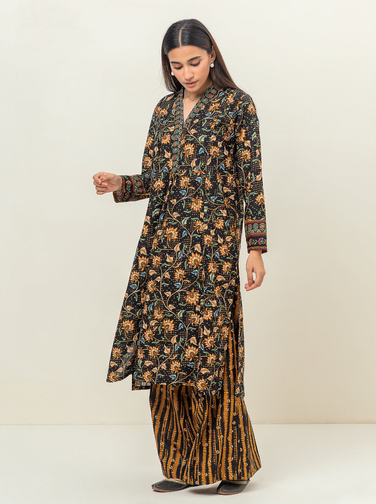 2 Piece - Printed Khaddar Suit - Parisian Night