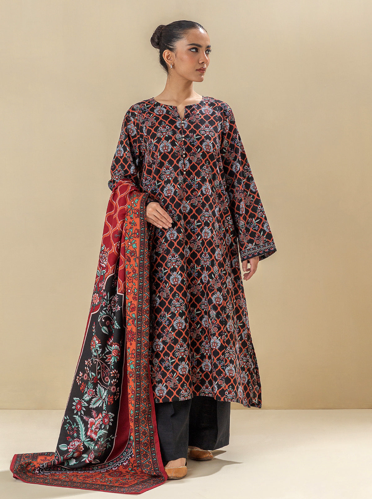 2 Piece - Printed Khaddar Suit With Herringbone Shawl - Ebony Sunrise
