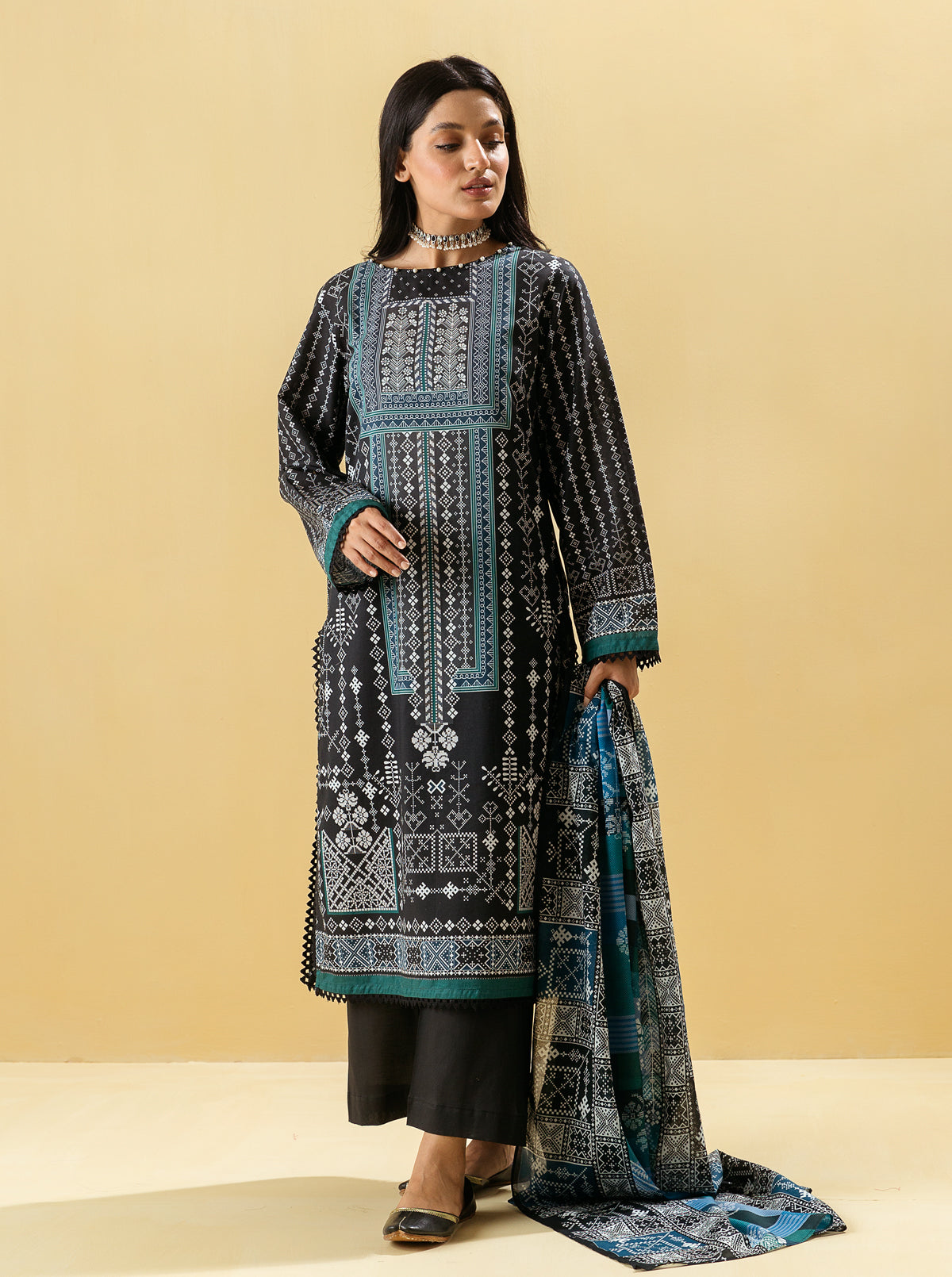3 PIECE - PRINTED LAWN SUIT - ETHNIC TREASUREMB4S22U34-BLACK-2000000200792-3PC