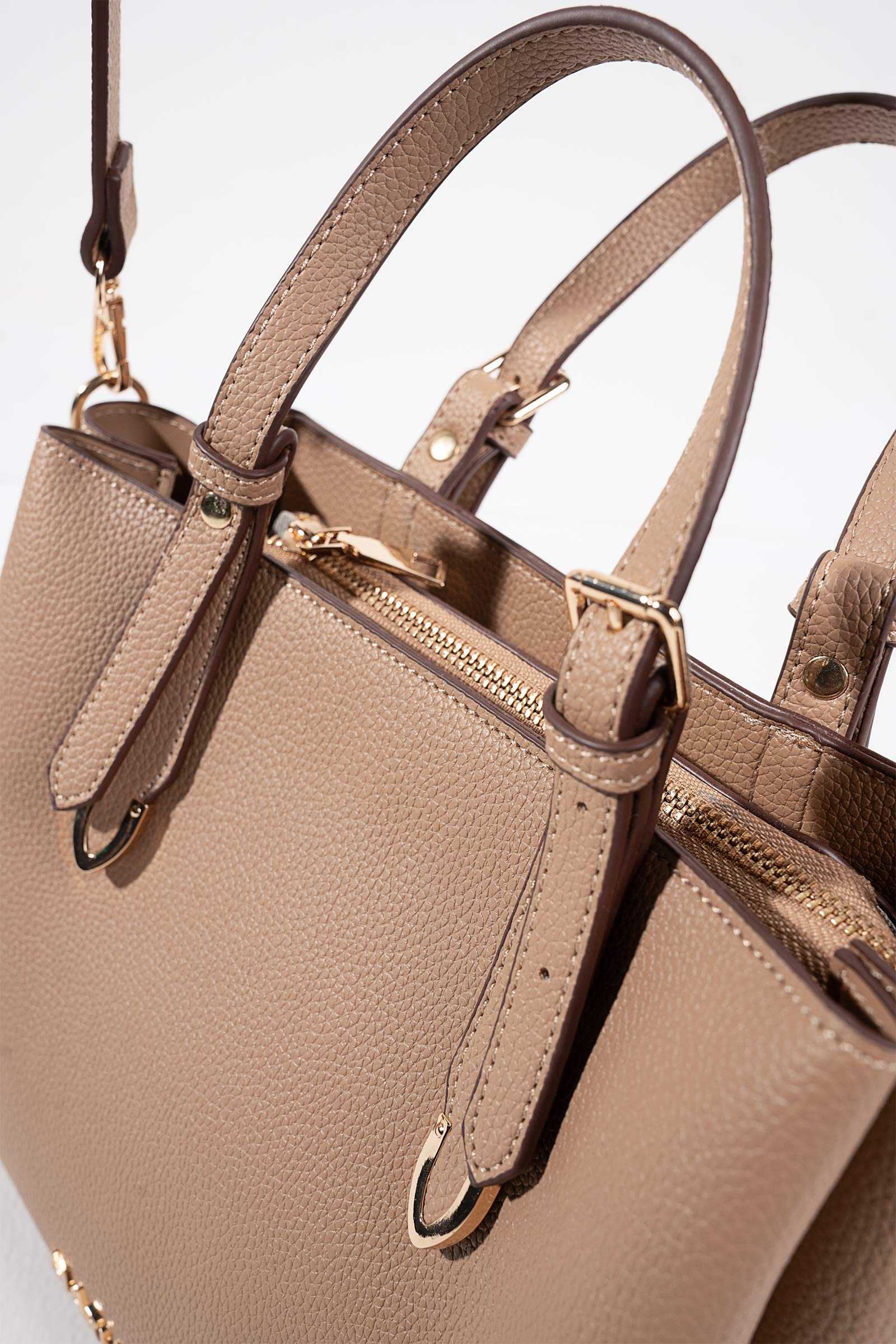 https://cdn.shopify.com/s/files/1/0620/8788/9062/files/MBG-SS26-14Beige_E.jpg?v=1778070534