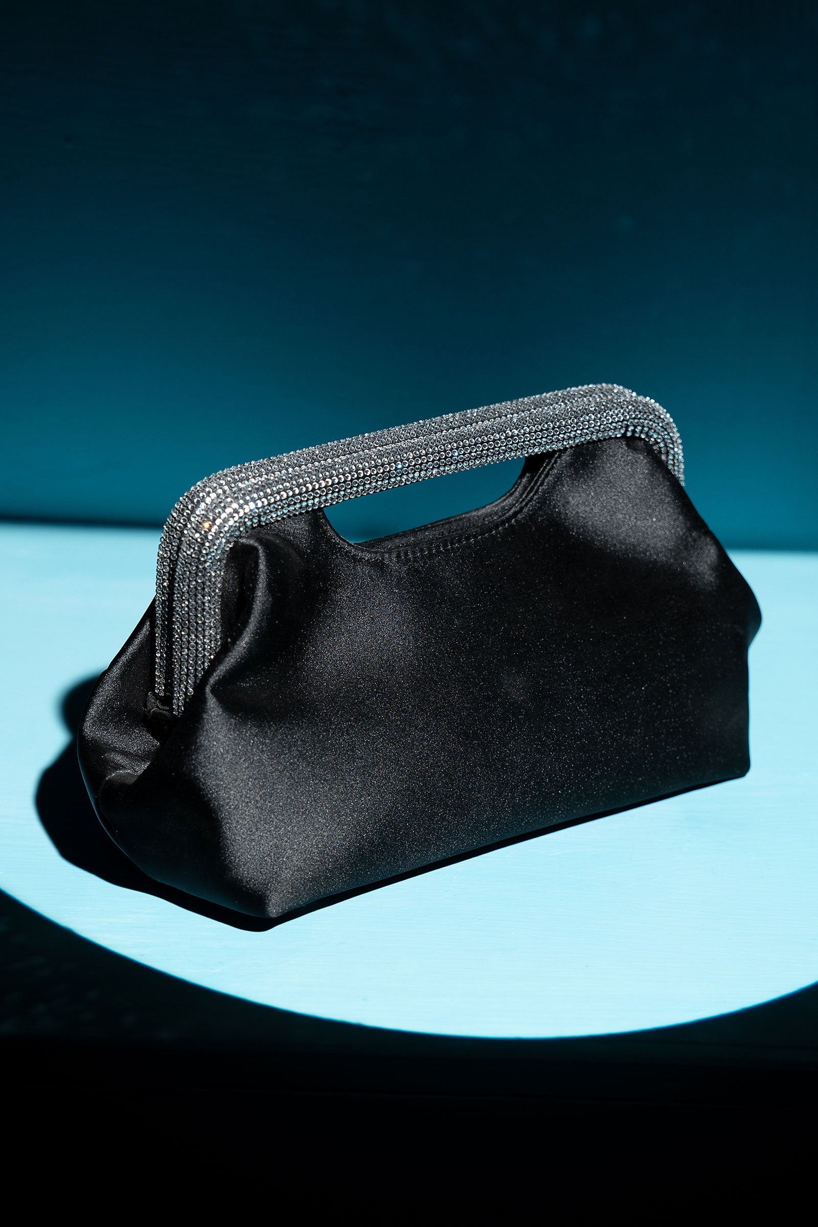https://cdn.shopify.com/s/files/1/0620/8788/9062/files/MBG-W25-06BlackBack_C.jpg?v=1763734806