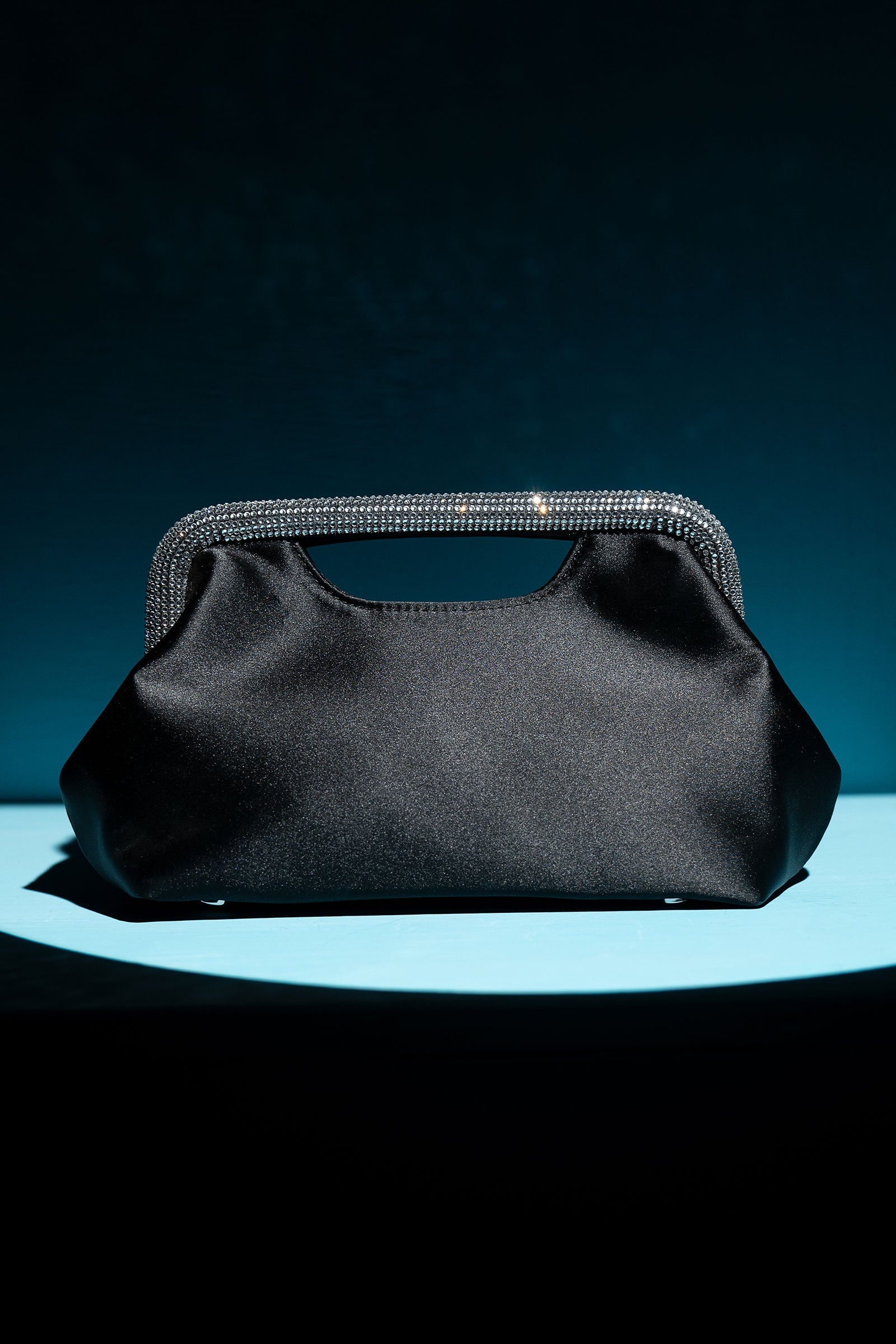 https://cdn.shopify.com/s/files/1/0620/8788/9062/files/MBG-W25-06BlackFront_A.jpg?v=1763734806