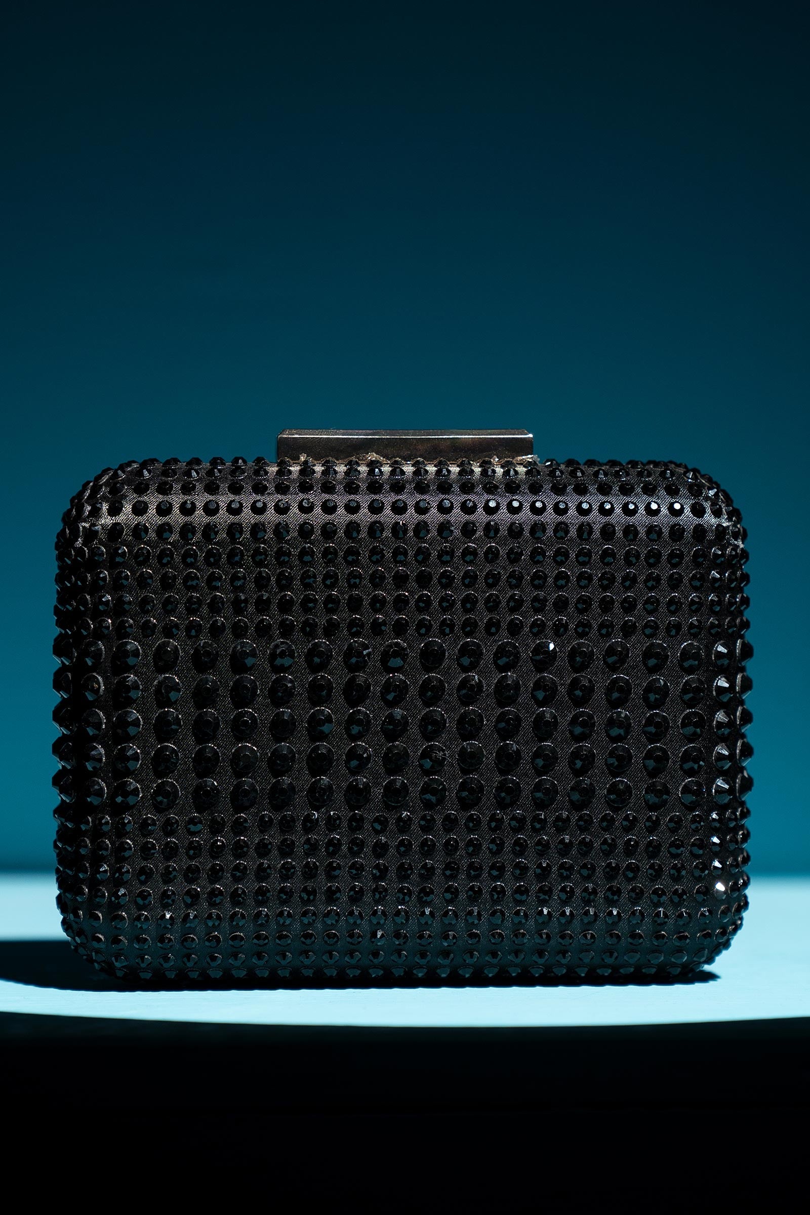 https://cdn.shopify.com/s/files/1/0620/8788/9062/files/MBG-W25-10BlackFront_A.jpg?v=1762953478