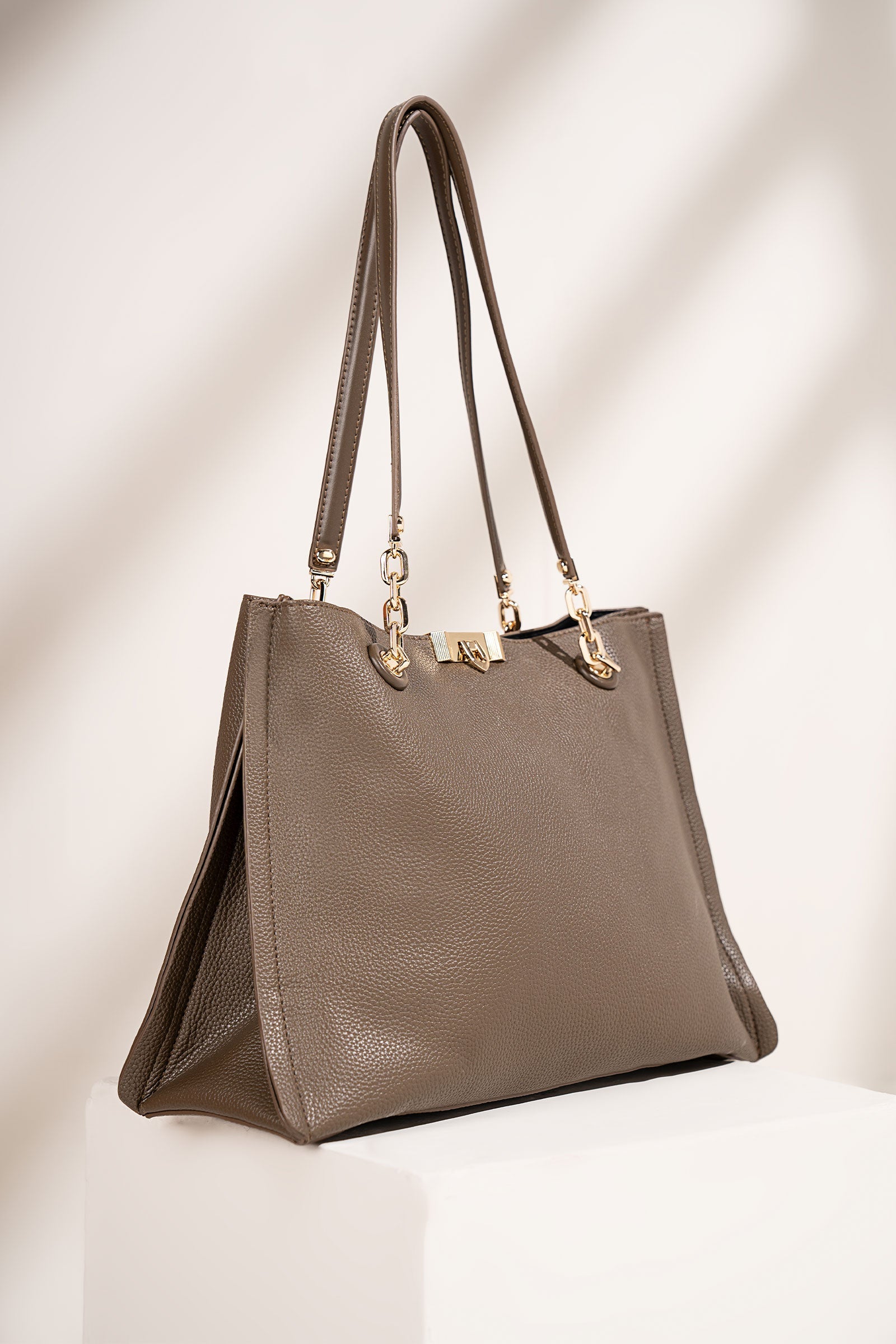 https://cdn.shopify.com/s/files/1/0620/8788/9062/files/MBG-W25-17OliveSide_B.jpg?v=1763735832