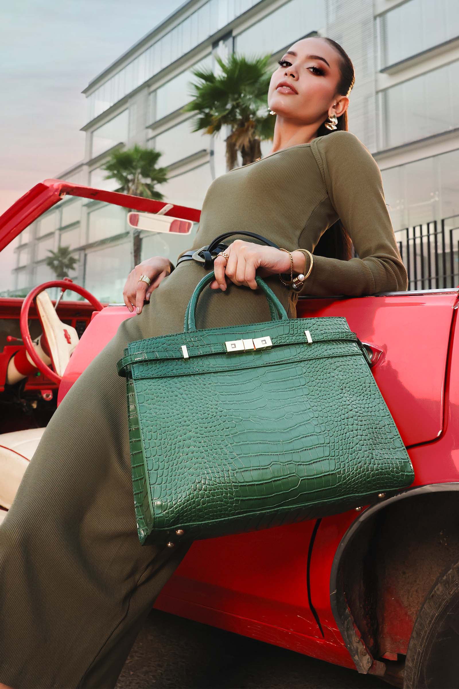 https://cdn.shopify.com/s/files/1/0620/8788/9062/files/MBG-W25-18-Green_Closeup_B.jpg?v=1763735971