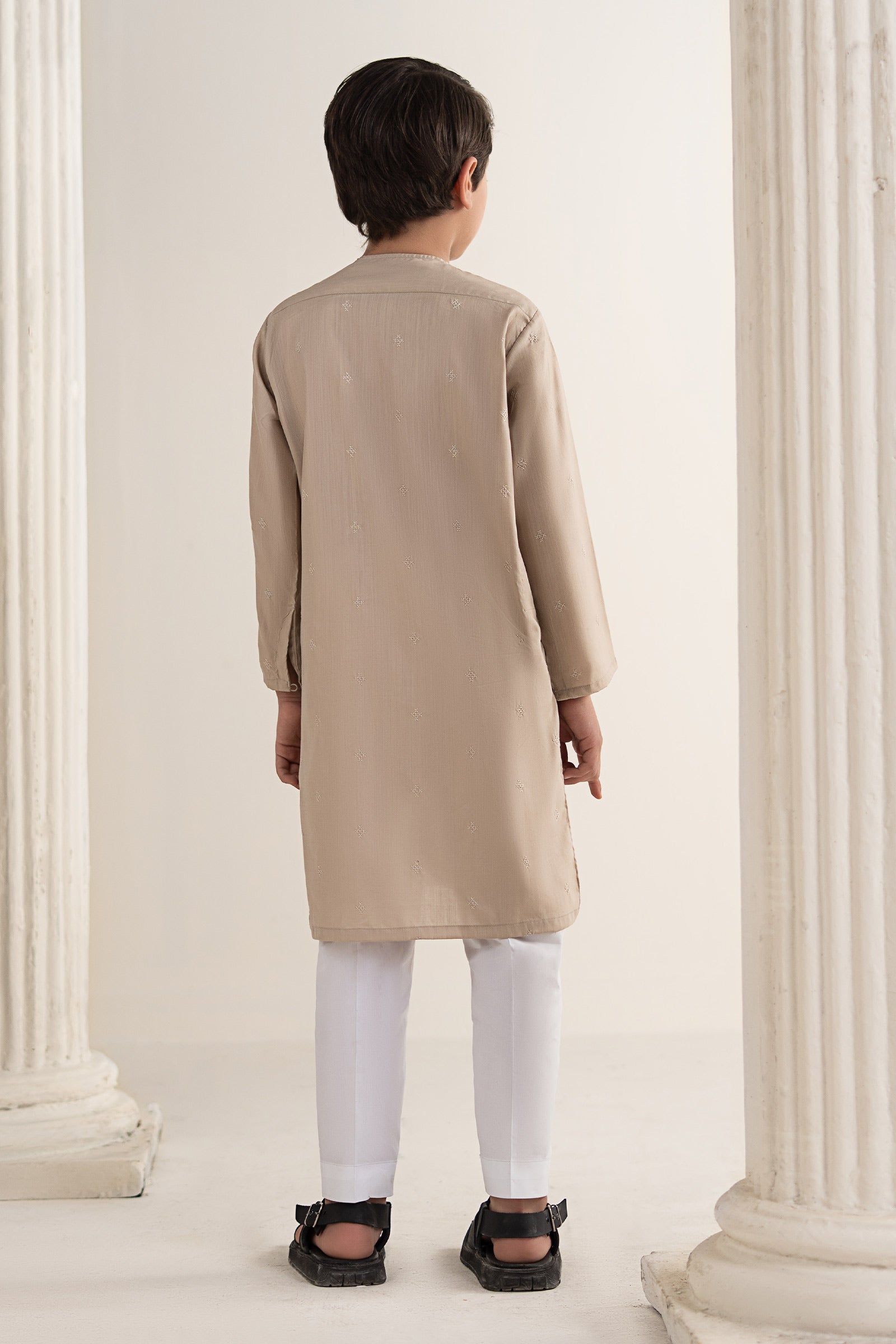 https://cdn.shopify.com/s/files/1/0620/8788/9062/files/MBKKR-SS26-29AbaloneBack_C.jpg?v=1772101500