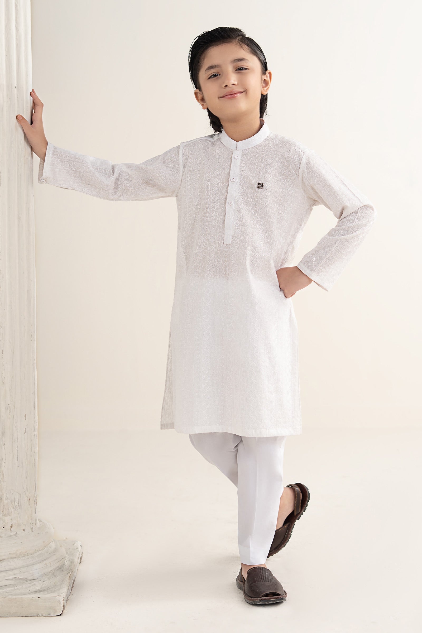 https://cdn.shopify.com/s/files/1/0620/8788/9062/files/MBKKR-SS26-35WhiteFront_A.jpg?v=1776948885