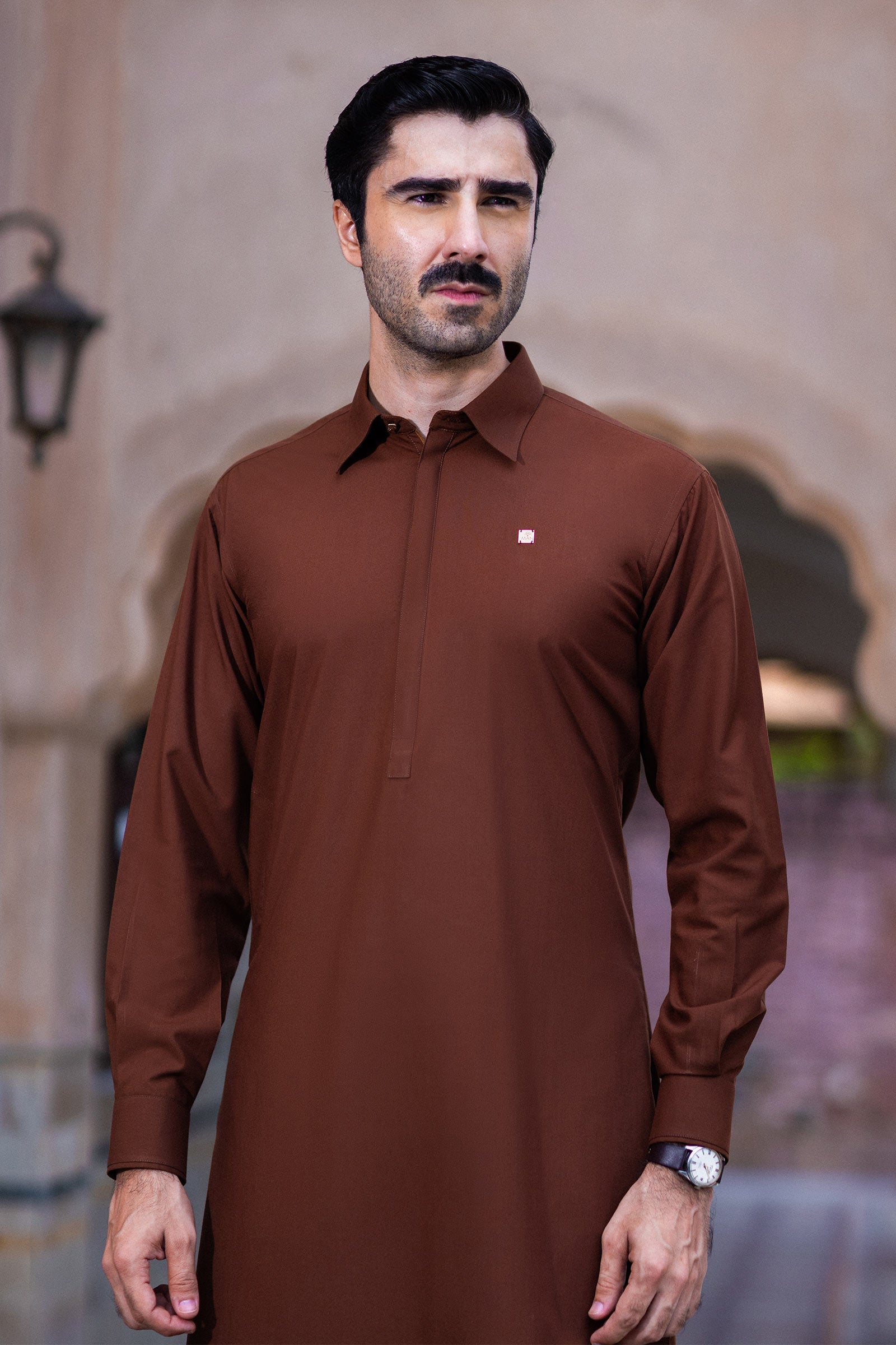 https://cdn.shopify.com/s/files/1/0620/8788/9062/files/MBM-2PW25-10RustCloseup_C.jpg?v=1761993410