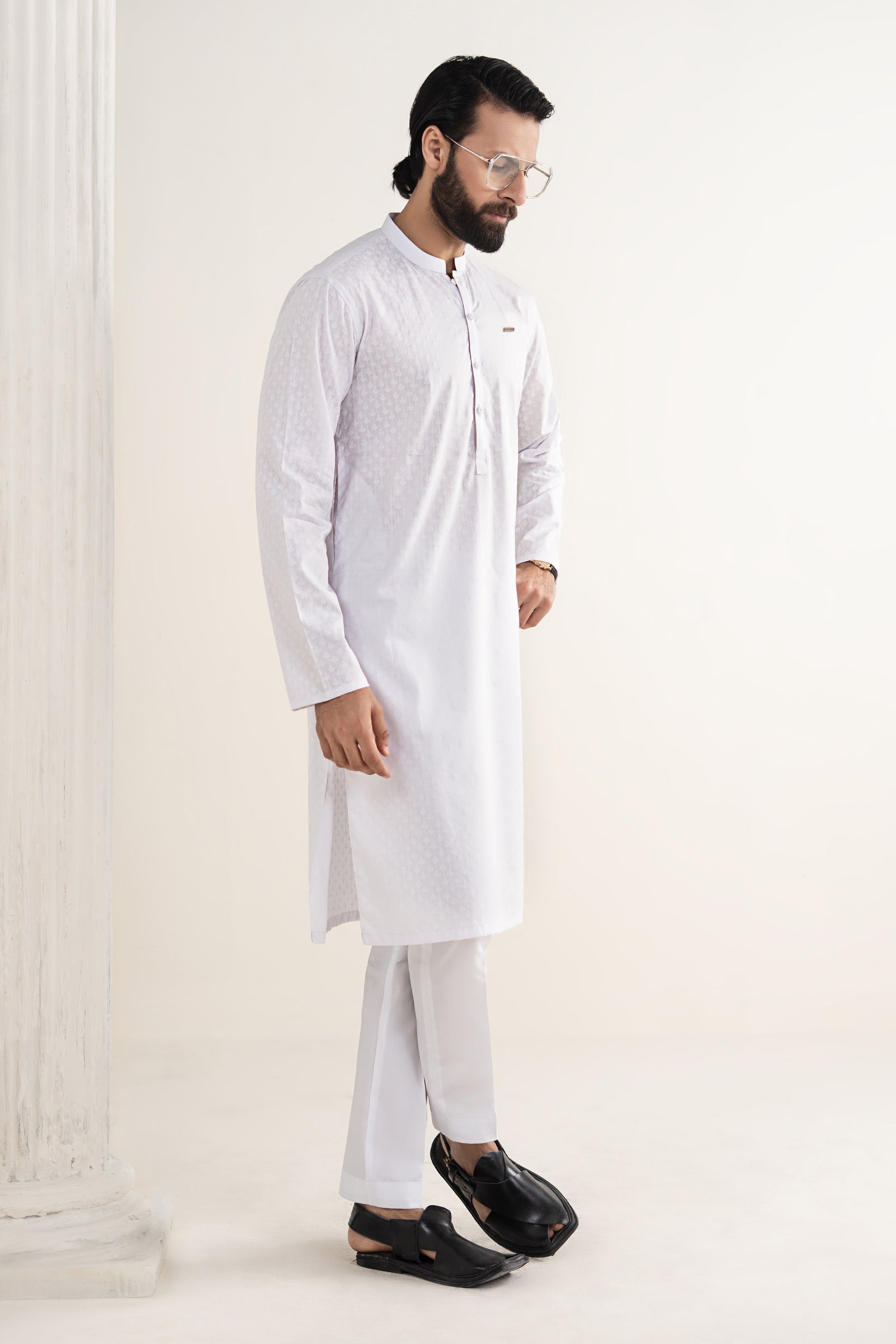 https://cdn.shopify.com/s/files/1/0620/8788/9062/files/MBM_KR_SS26-38_Brilliant_White_Side_B.jpg?v=1773065981