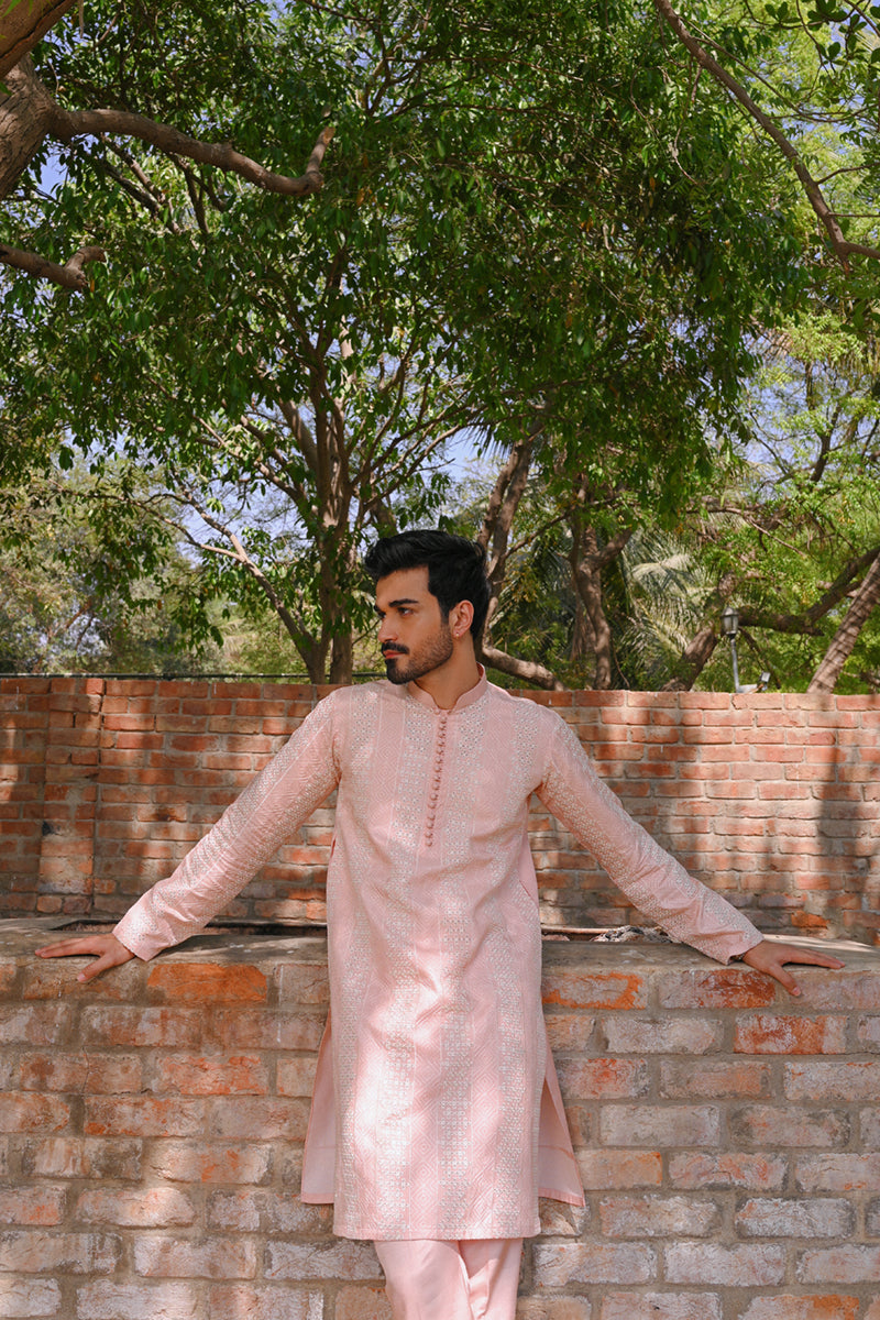 https://cdn.shopify.com/s/files/1/2044/1461/products/MEHLUMQALAM-121.jpg?v=1680162144
