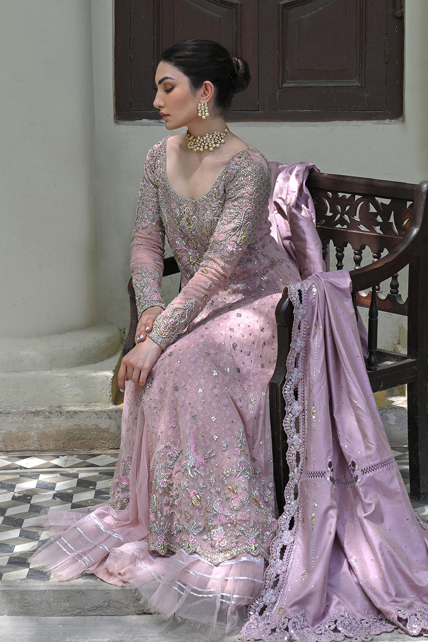 https://cdn.shopify.com/s/files/1/0567/2953/4537/files/MEHLUMSADRIWALAXNF23FORMALS-20.jpg?v=1753519745