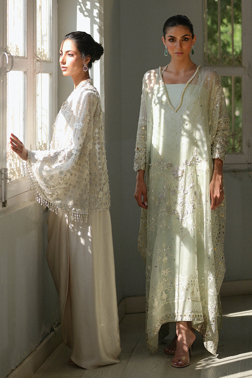 https://cdn.shopify.com/s/files/1/0588/3661/5221/products/MEHLUMSMLP-131.jpg?v=1705063546