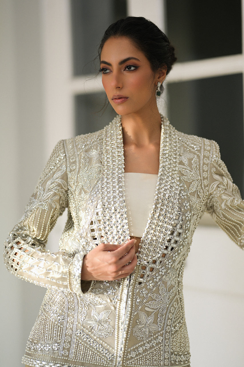 https://cdn.shopify.com/s/files/1/0588/3661/5221/products/MEHLUMSMLP-158_f2ac2308-801e-4c86-aeac-9147bc6ade42.jpg?v=1705134507