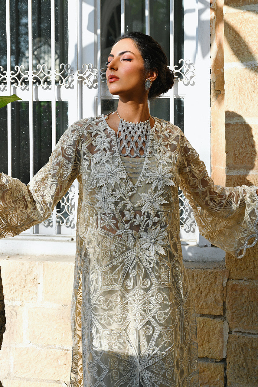 https://cdn.shopify.com/s/files/1/0588/3661/5221/products/MEHLUMSMLP-185.jpg?v=1705063618