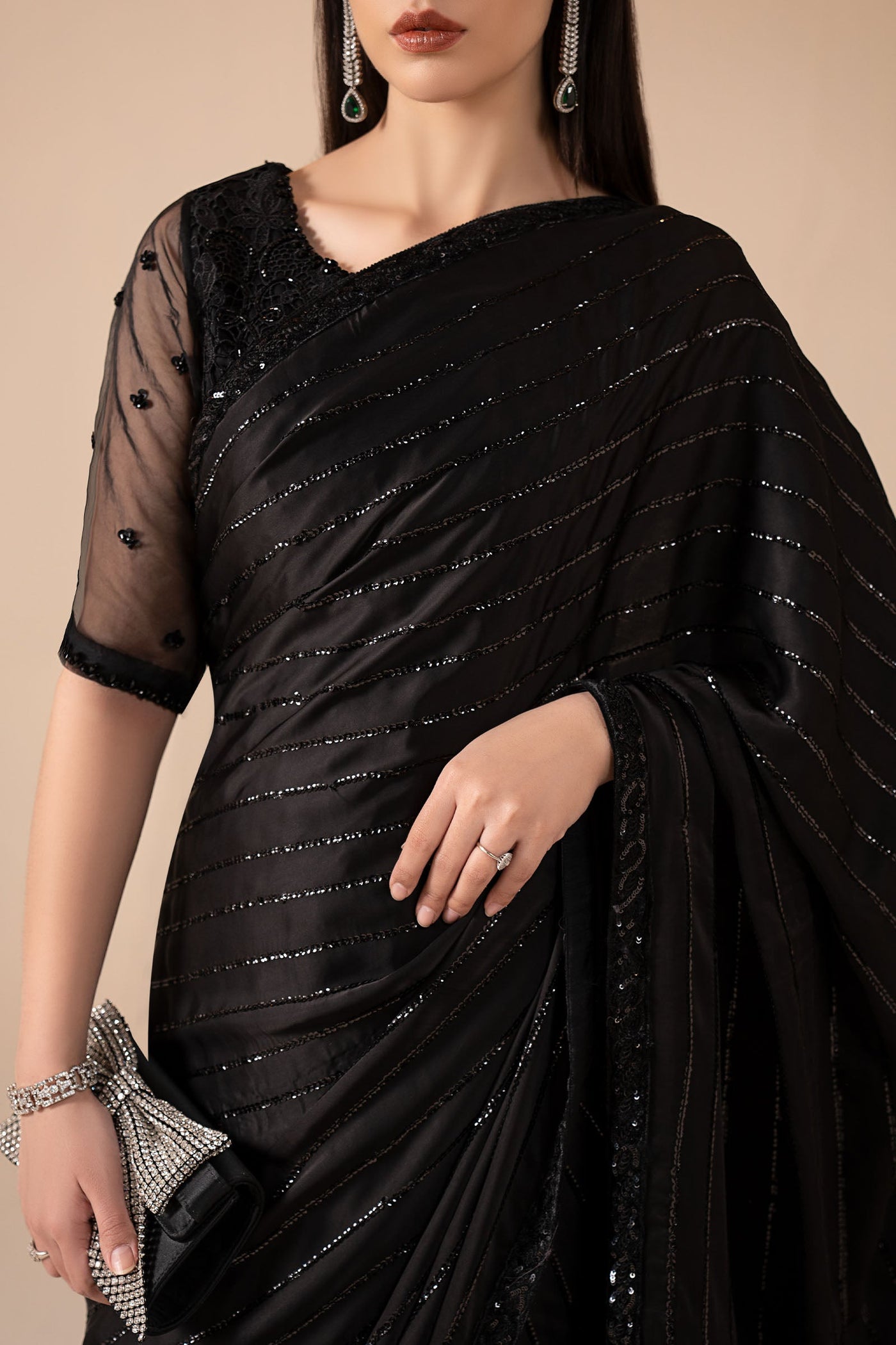 https://cdn.shopify.com/s/files/1/0620/8788/9062/files/MGLEF2604BlackCloseup_G.jpg?v=1765546827