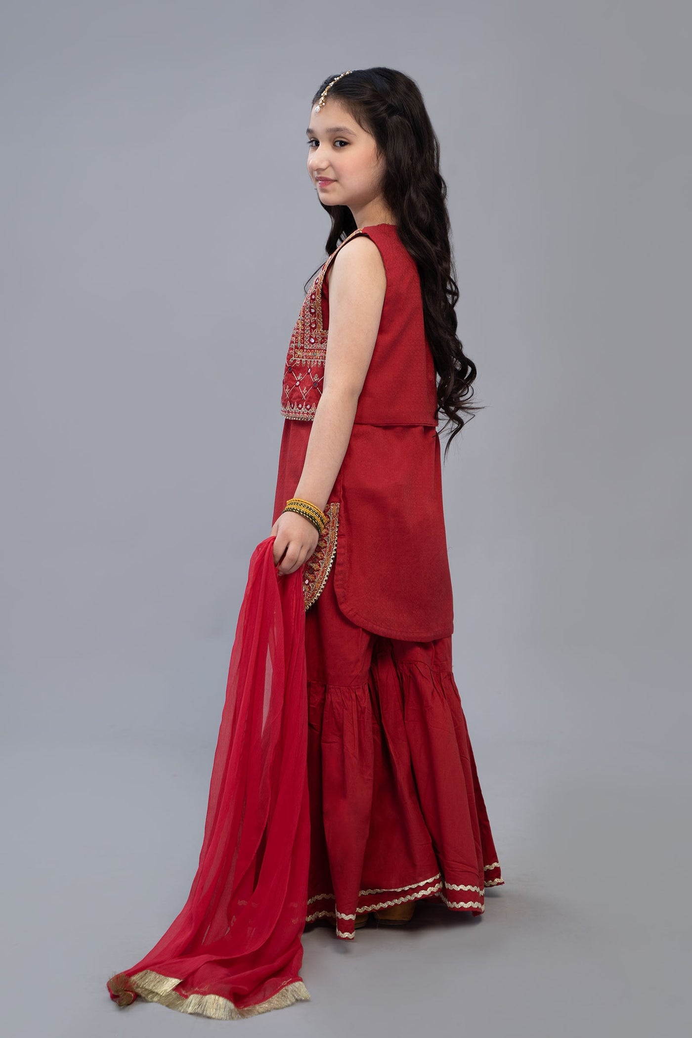 https://cdn.shopify.com/s/files/1/0620/8788/9062/products/MKD-EF23-34-Redd.jpg?v=1679474845