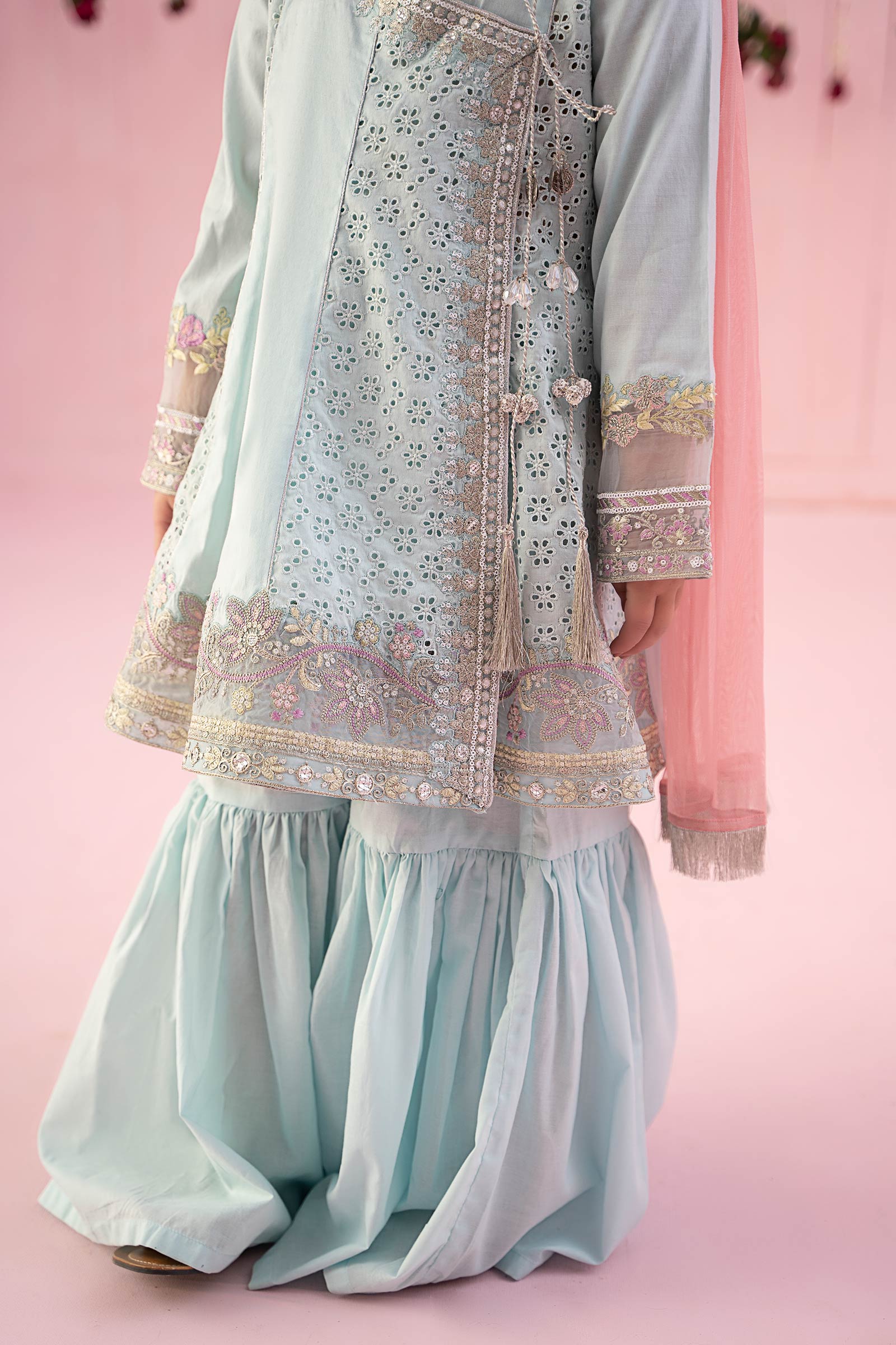 SHOOT-STITCH-EMBROIDERED-PRINTS-WOOLEN-SHAWL2022