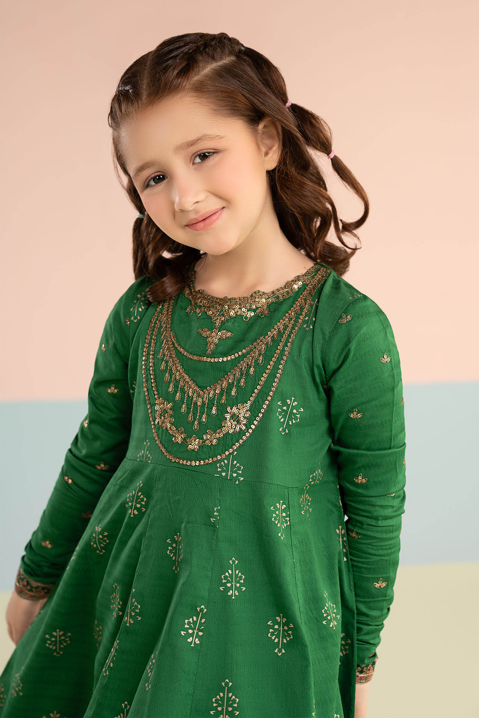 https://cdn.shopify.com/s/files/1/0620/8788/9062/files/MKDEF2123R1GreenCloseup_F.jpg?v=1771483004