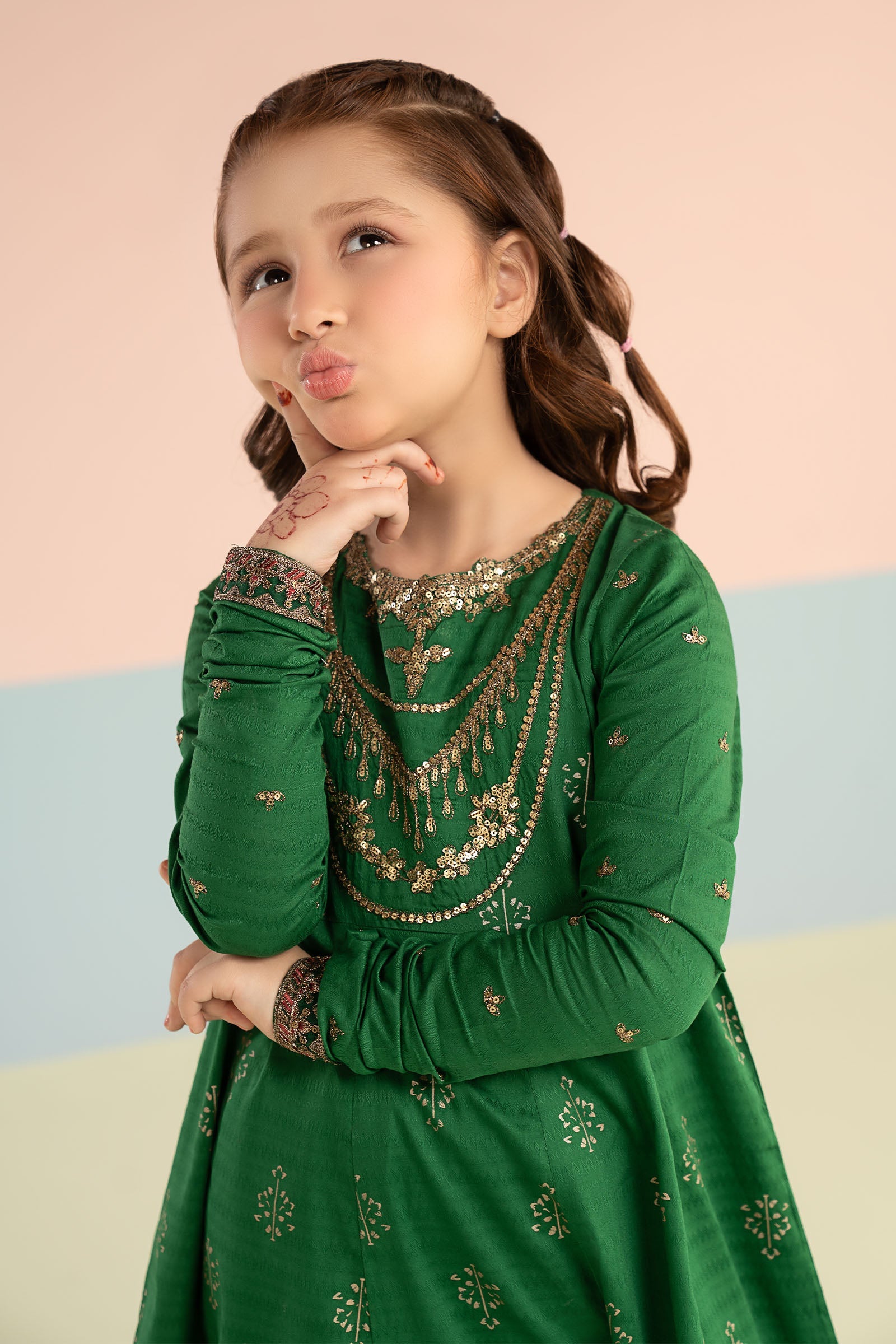 https://cdn.shopify.com/s/files/1/0620/8788/9062/files/MKDEF2123R1GreenCloseup_H.jpg?v=1768892444