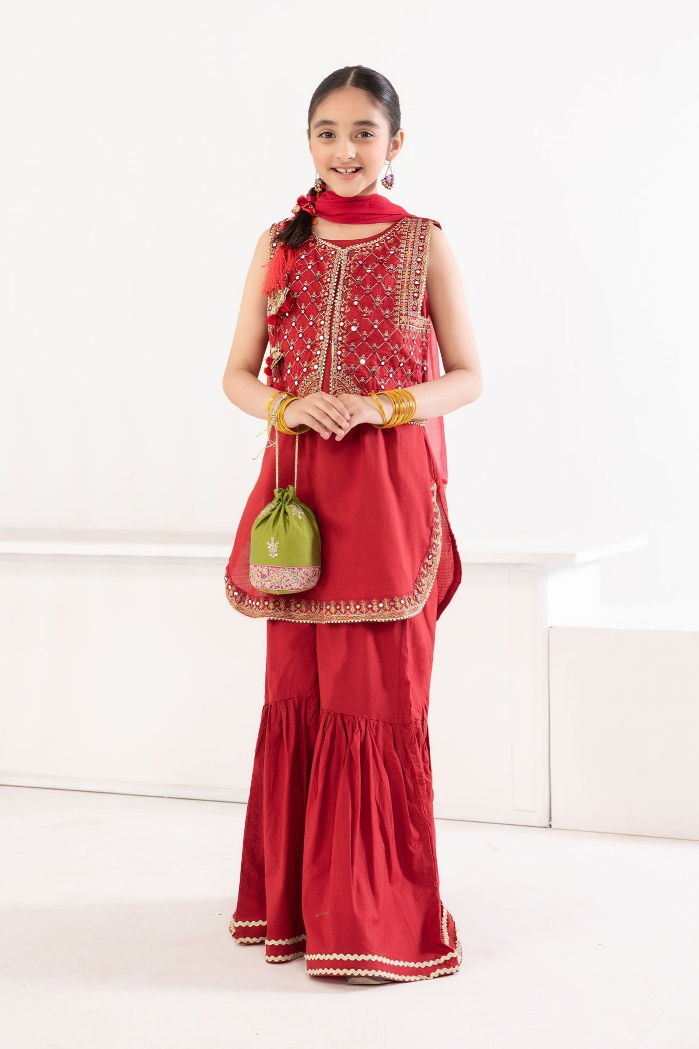 https://cdn.shopify.com/s/files/1/0620/8788/9062/products/MKDEF2334RedFront.jpg?v=1679474849