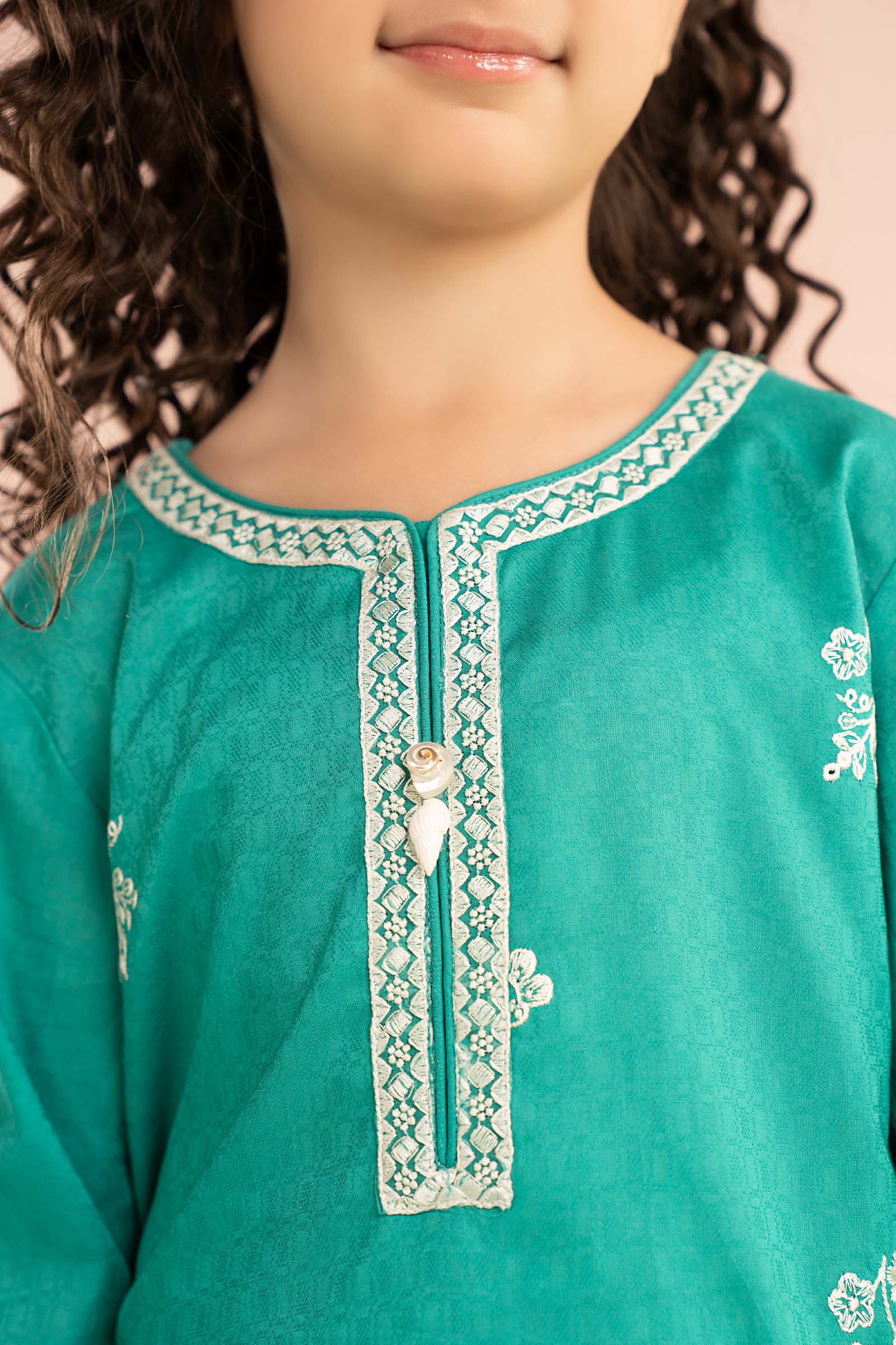 https://cdn.shopify.com/s/files/1/0620/8788/9062/files/MKDEF2601GreenCloseup_E.jpg?v=1768985140
