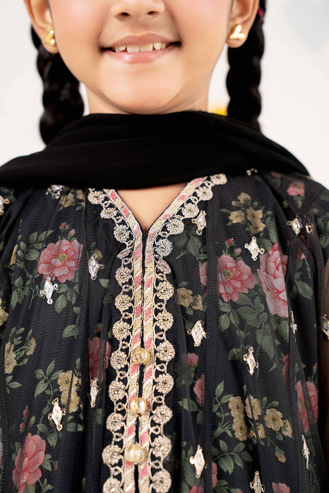 https://cdn.shopify.com/s/files/1/0620/8788/9062/files/MKSEA2618BlackCloseup_H.jpg?v=1779352354
